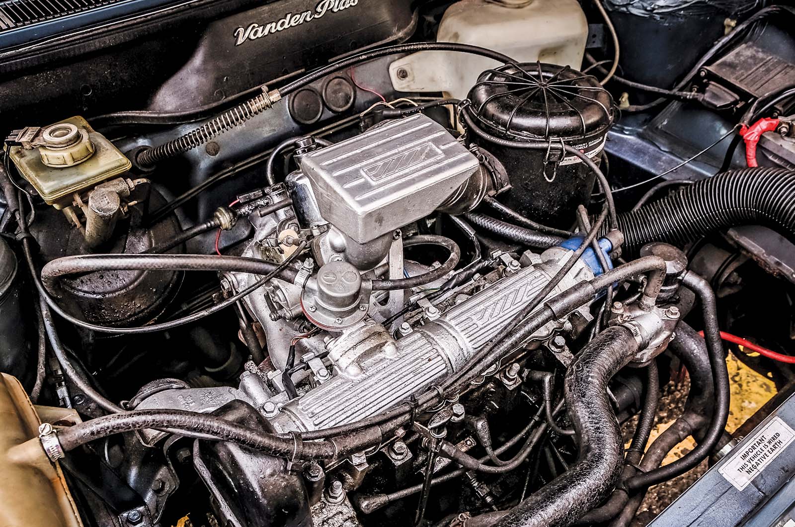 Classic & Sports Car – Austin Maestro Vanden Plas vs Ford Escort Ghia: blue-collar heroes