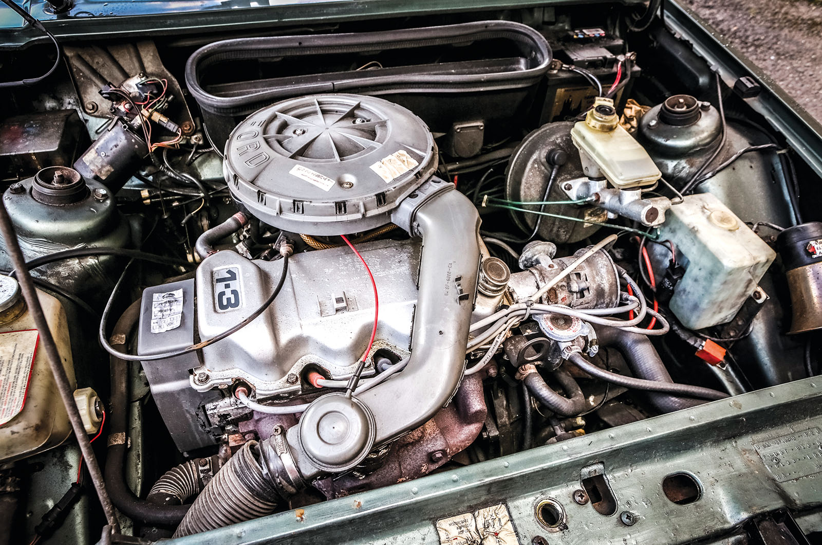 Classic & Sports Car – Austin Maestro Vanden Plas vs Ford Escort Ghia: blue-collar heroes