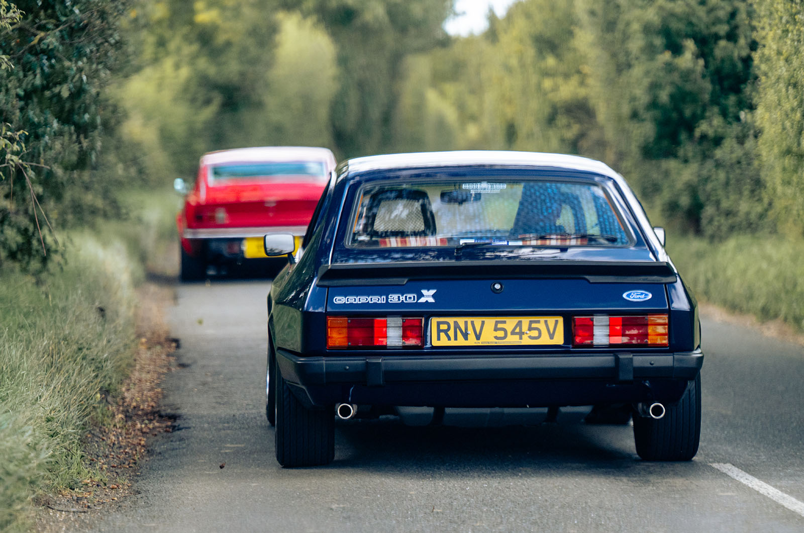 Classic & Sports Car – Aston Martin V8 Vantage X-Pack and Ford Capri 3.0S X-Pack: David vs Goliath