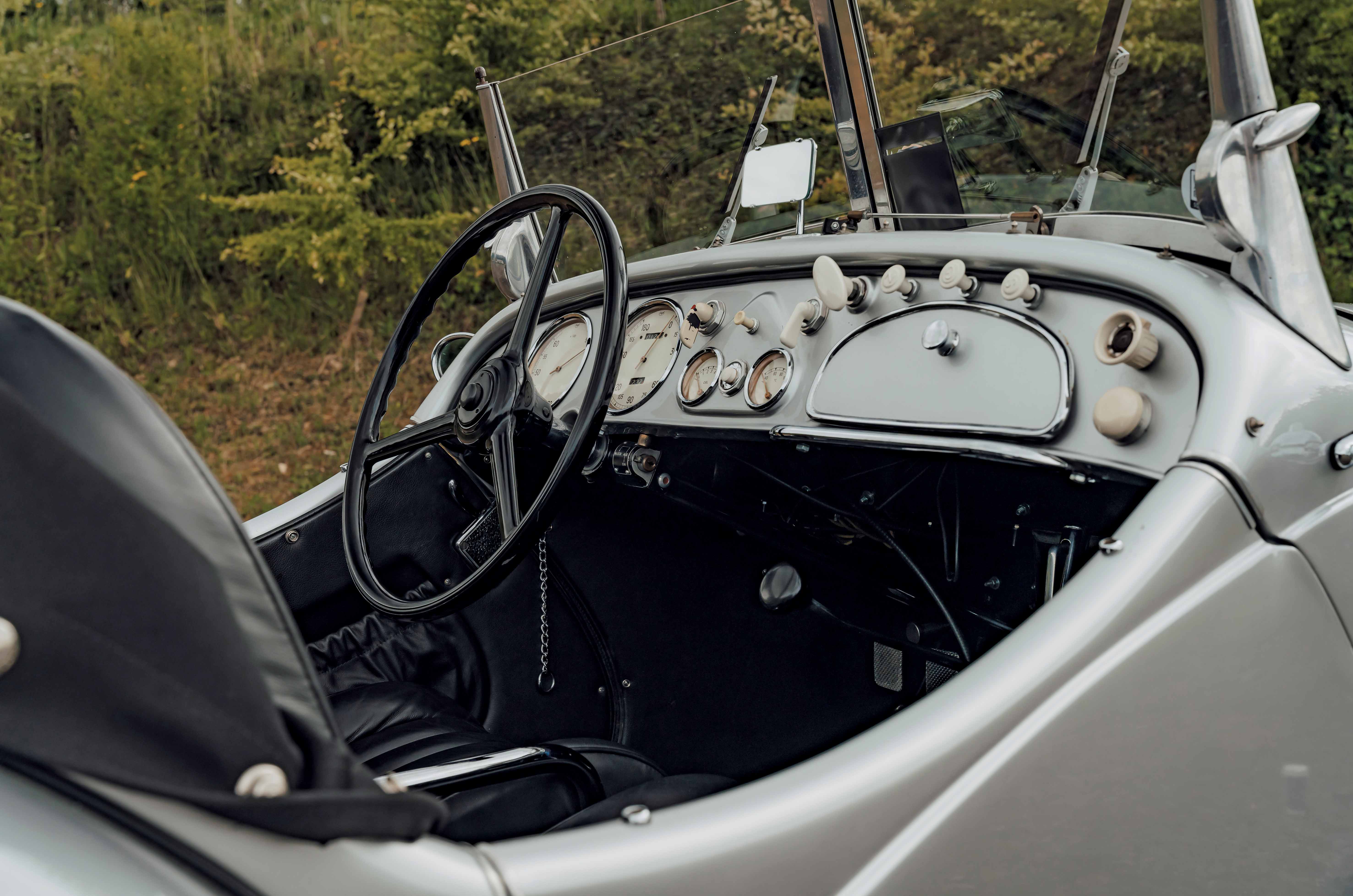 Classic & Sports Car – BMW 328 vs SS Jaguar 100: great expectations