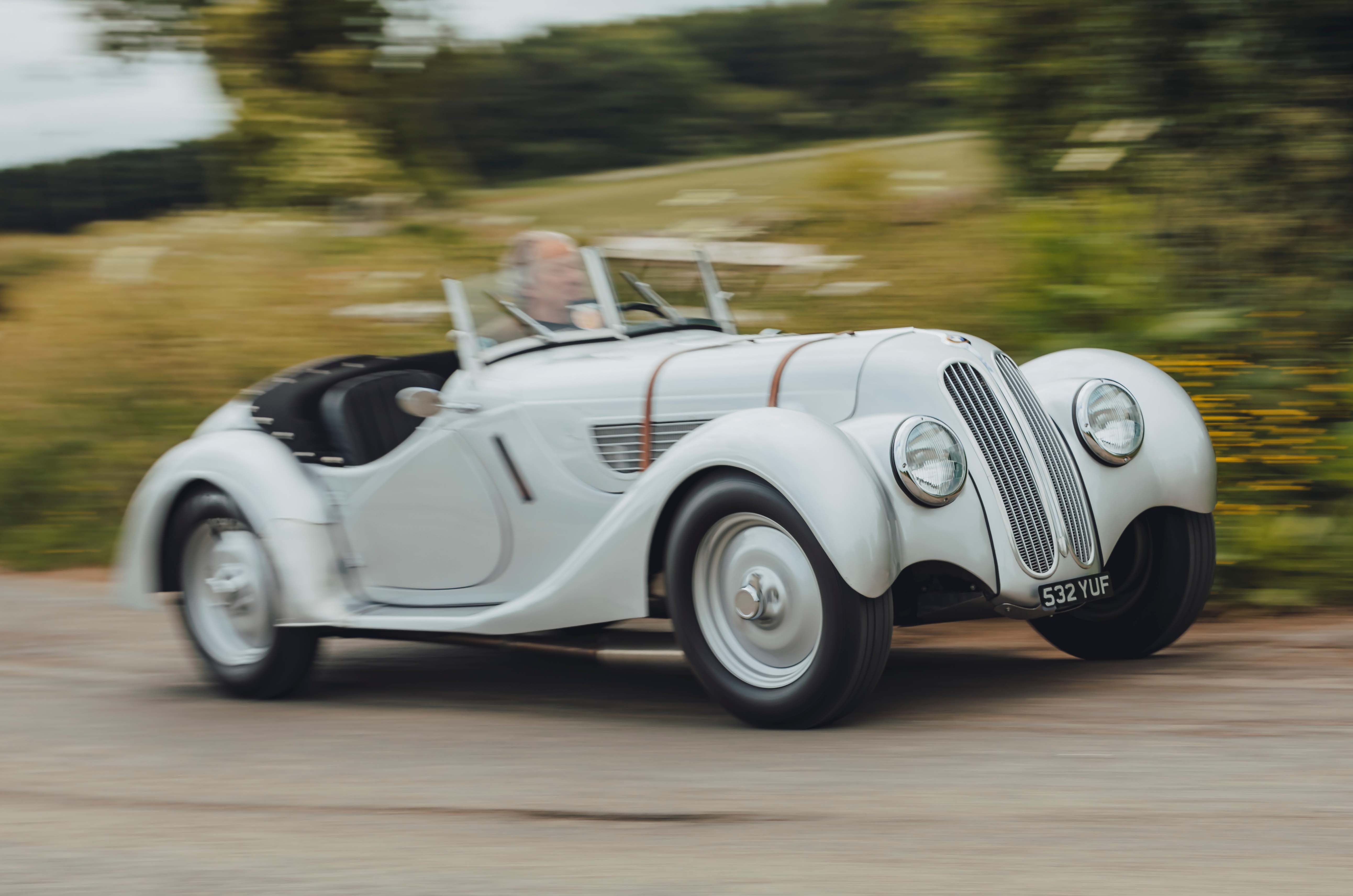 Classic & Sports Car – BMW 328 vs SS Jaguar 100: great expectations