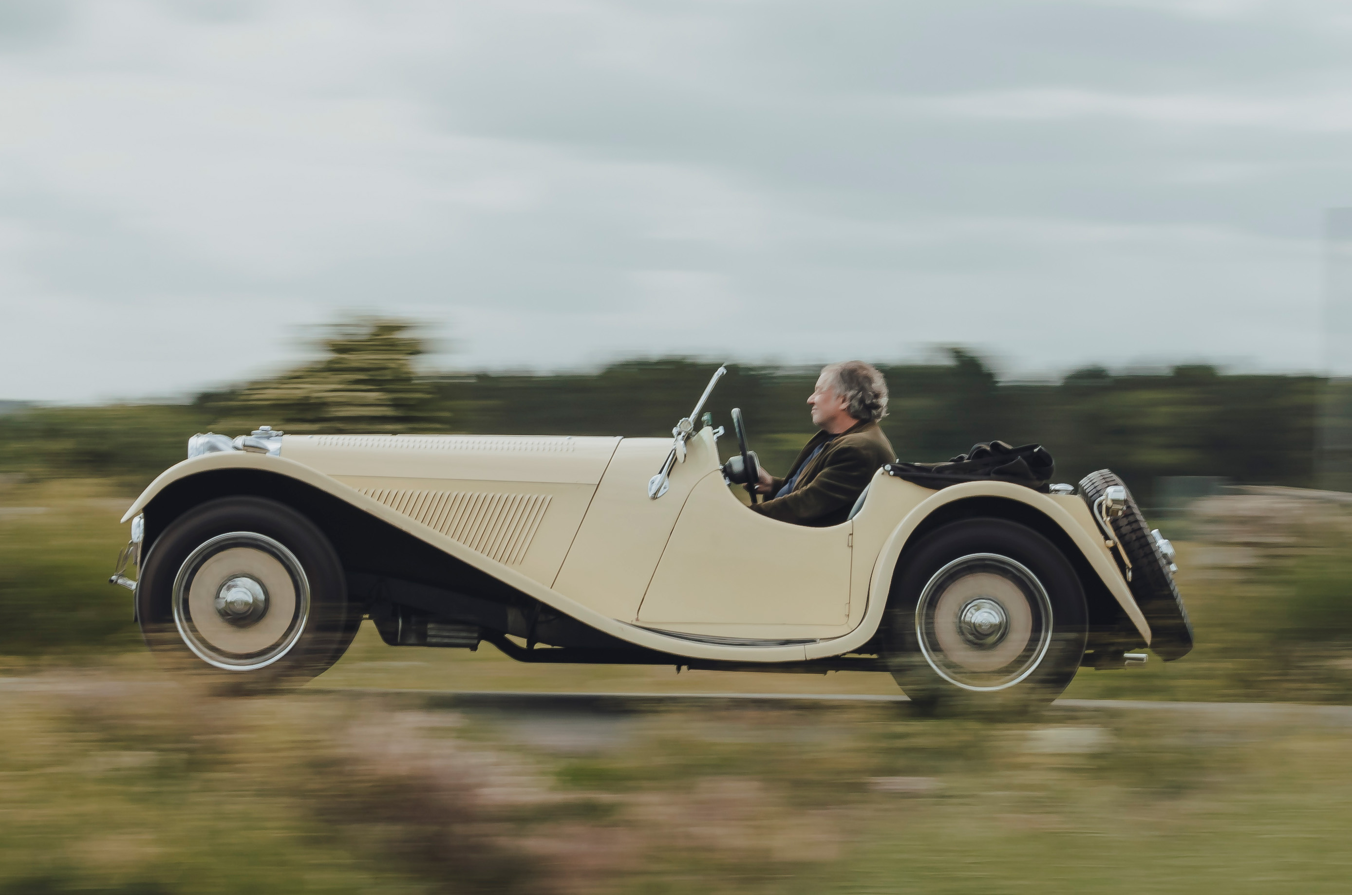 Classic & Sports Car – BMW 328 vs SS Jaguar 100: great expectations