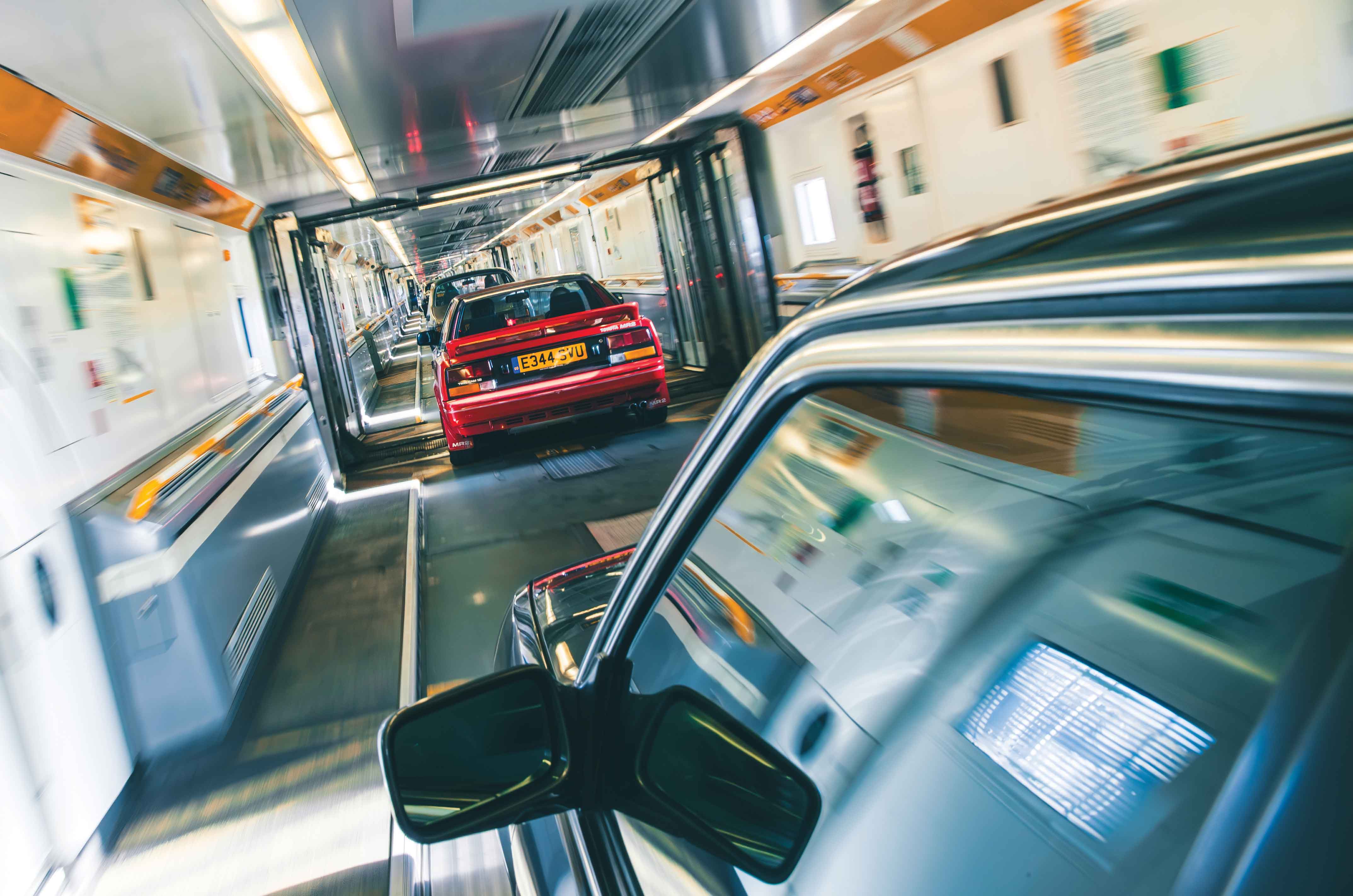 Classic & Sports Car – Classic cars in Paris: a dawn raid across the French capital