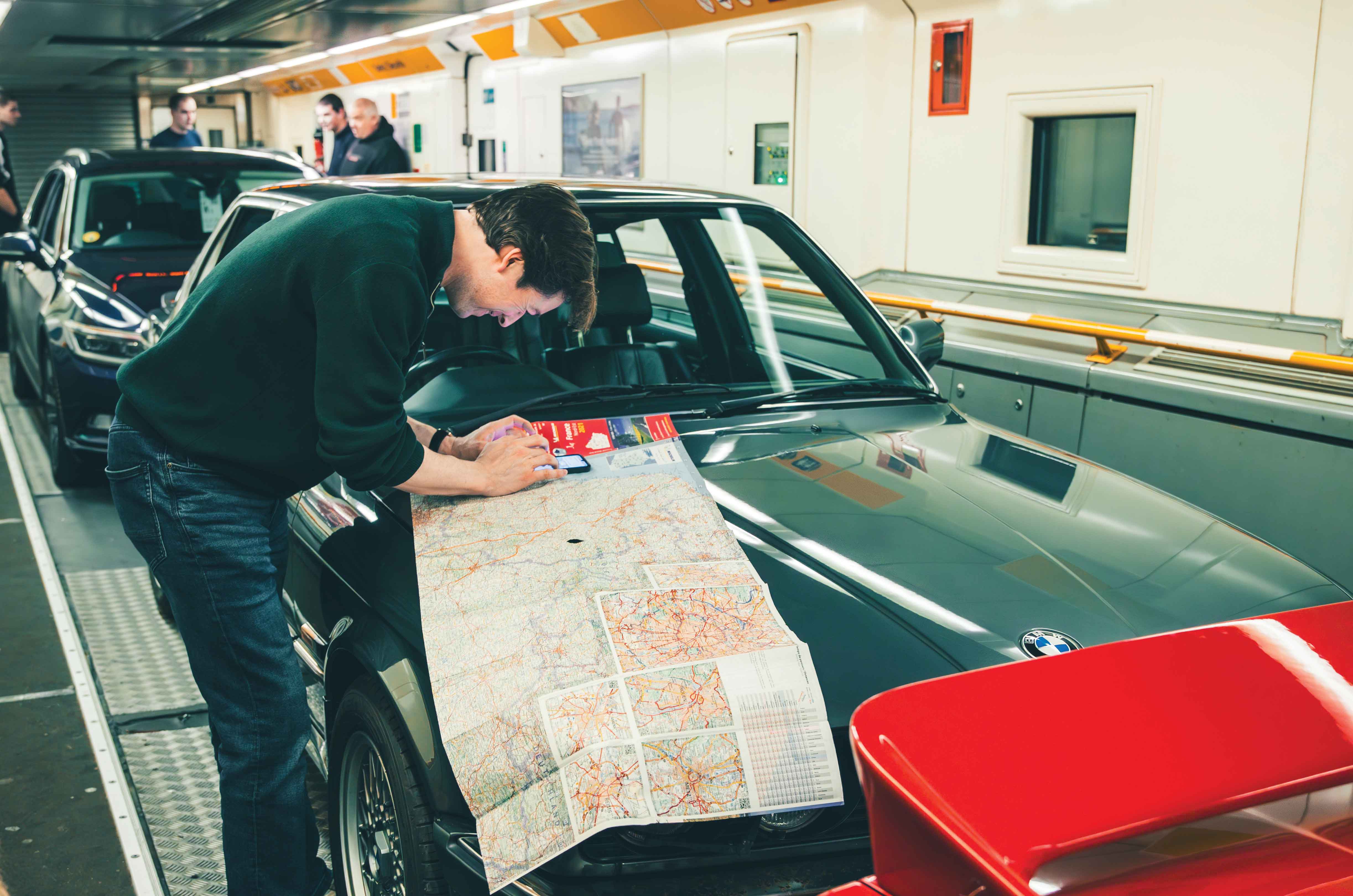 Classic & Sports Car – Classic cars in Paris: a dawn raid across the French capital