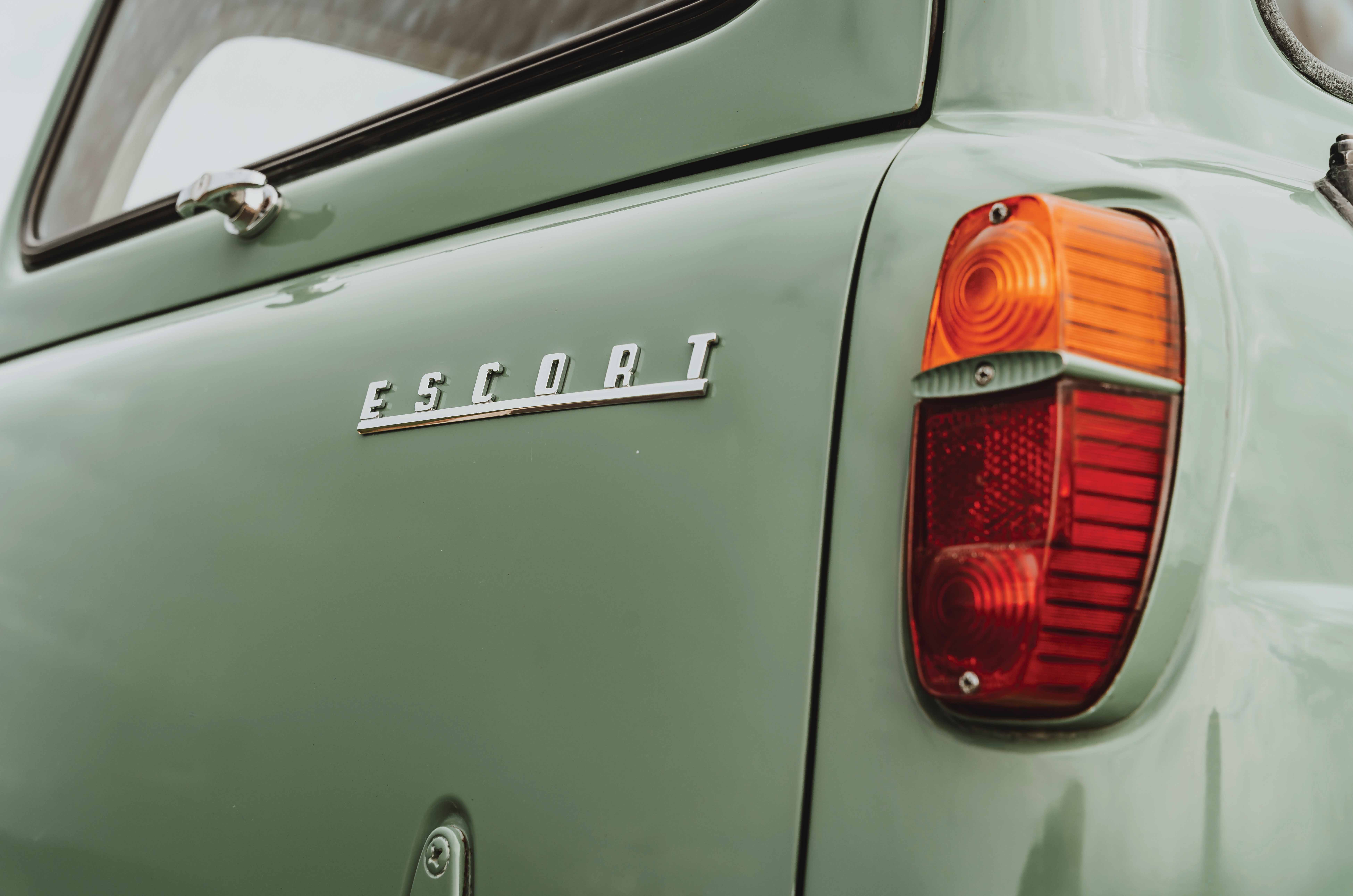 Classic & Sports Car – Ford Escort vs Standard 10 vs Hillman Husky: little boxes