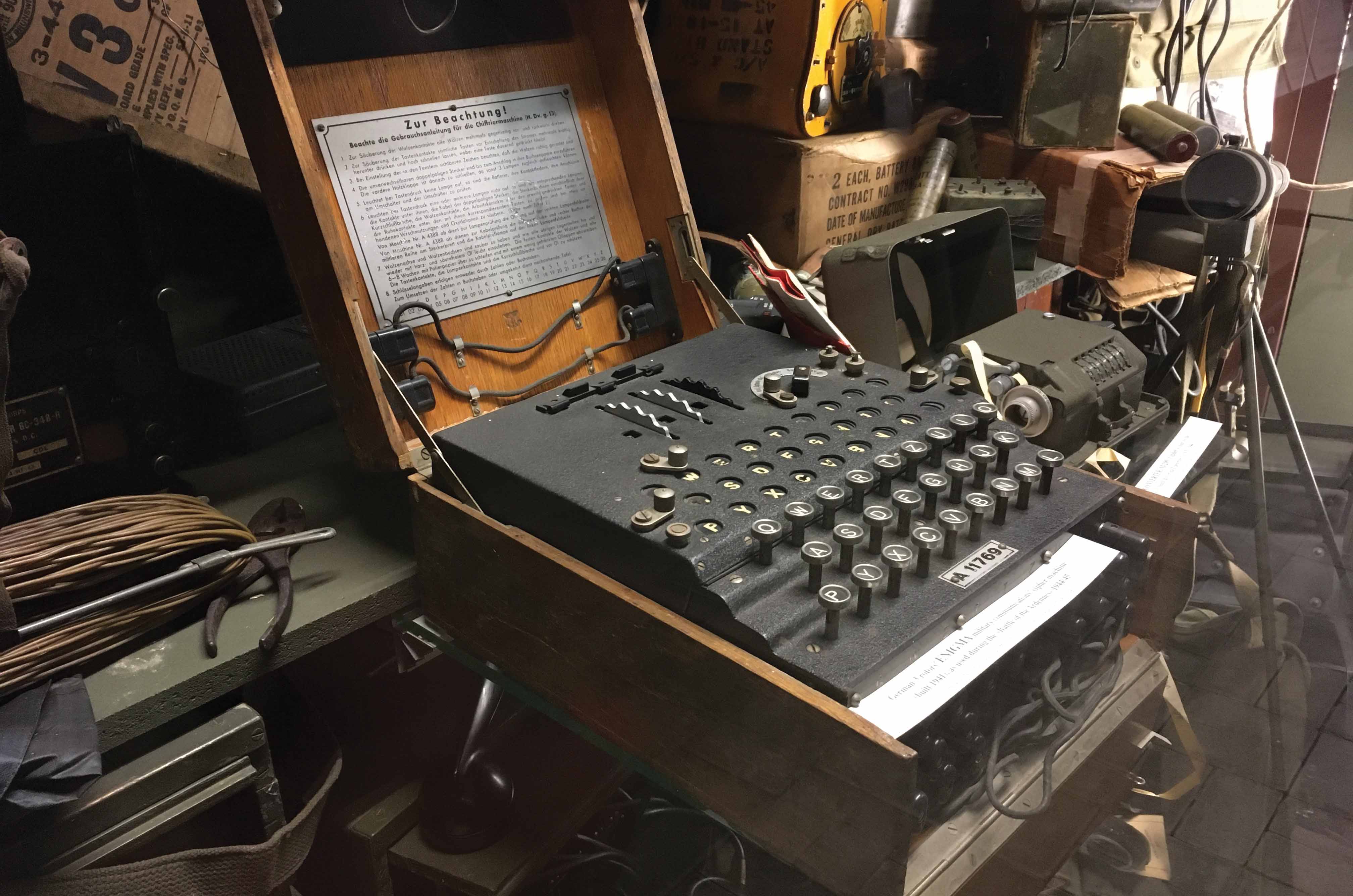 Classic & Sports Car – Classic shrine: Musée National d’Histoire Militaire