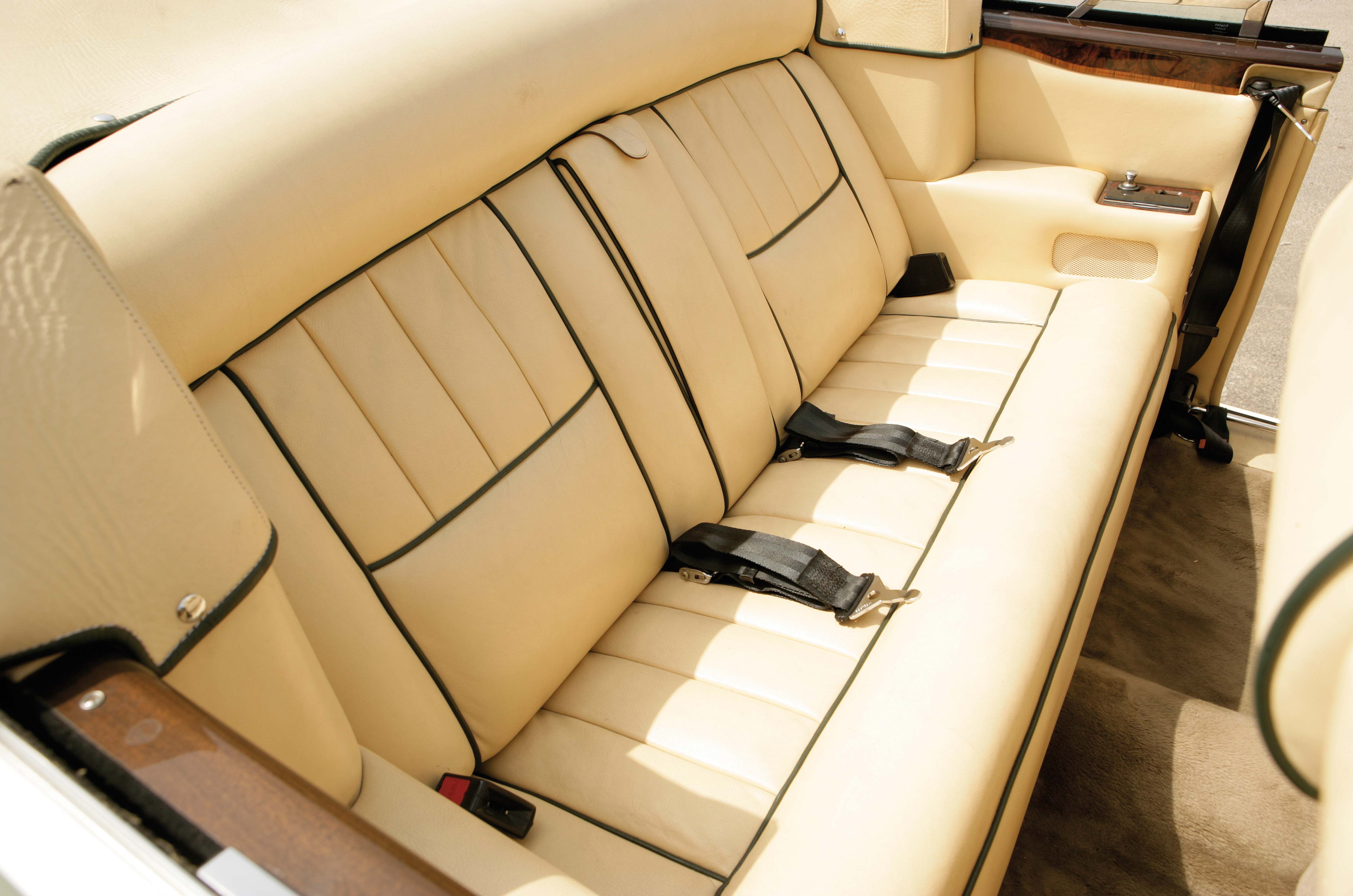 Classic & Sports Car – Rolls-Royce Corniche: the Riviera touch