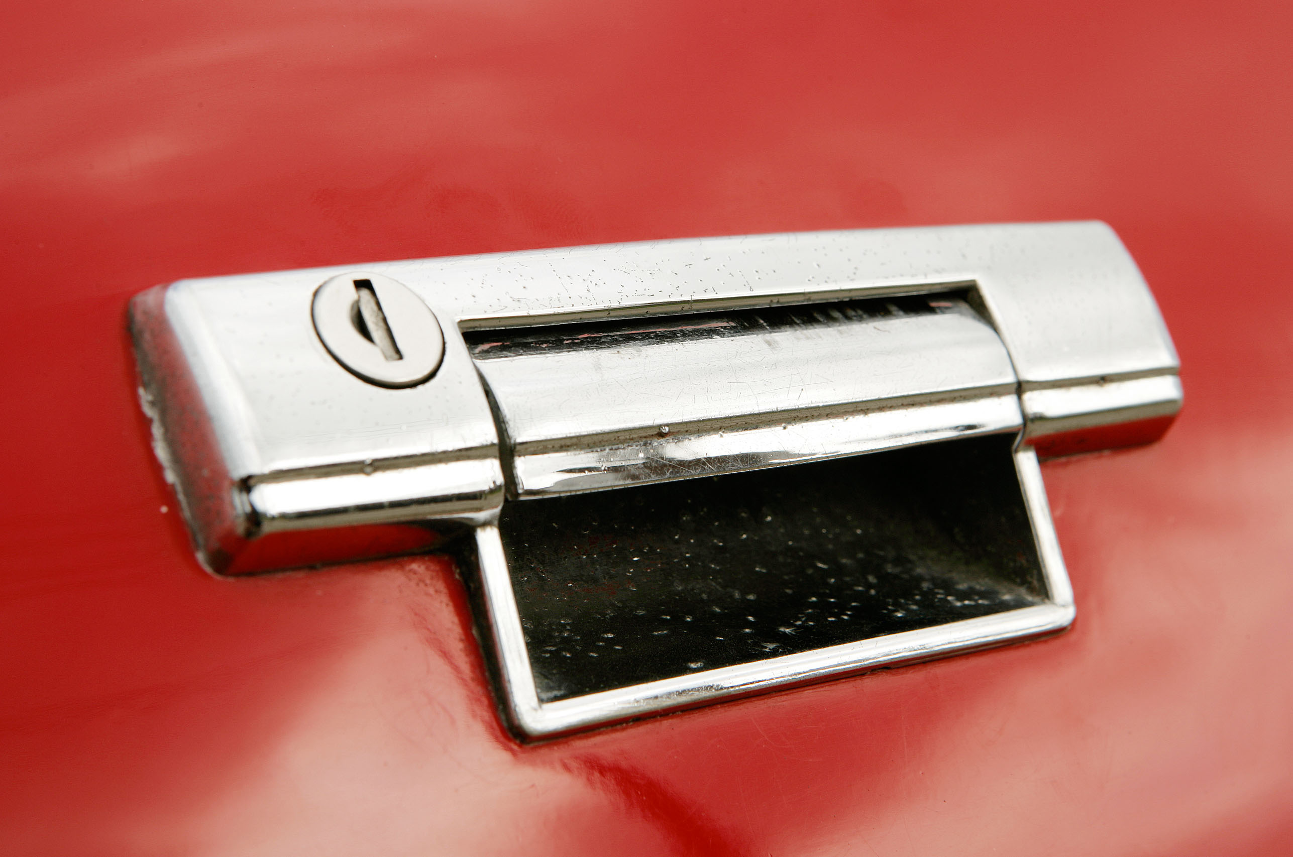 Classic & Sports Car – Maserati Bora vs De Tomaso Pantera GTS: wild at heart