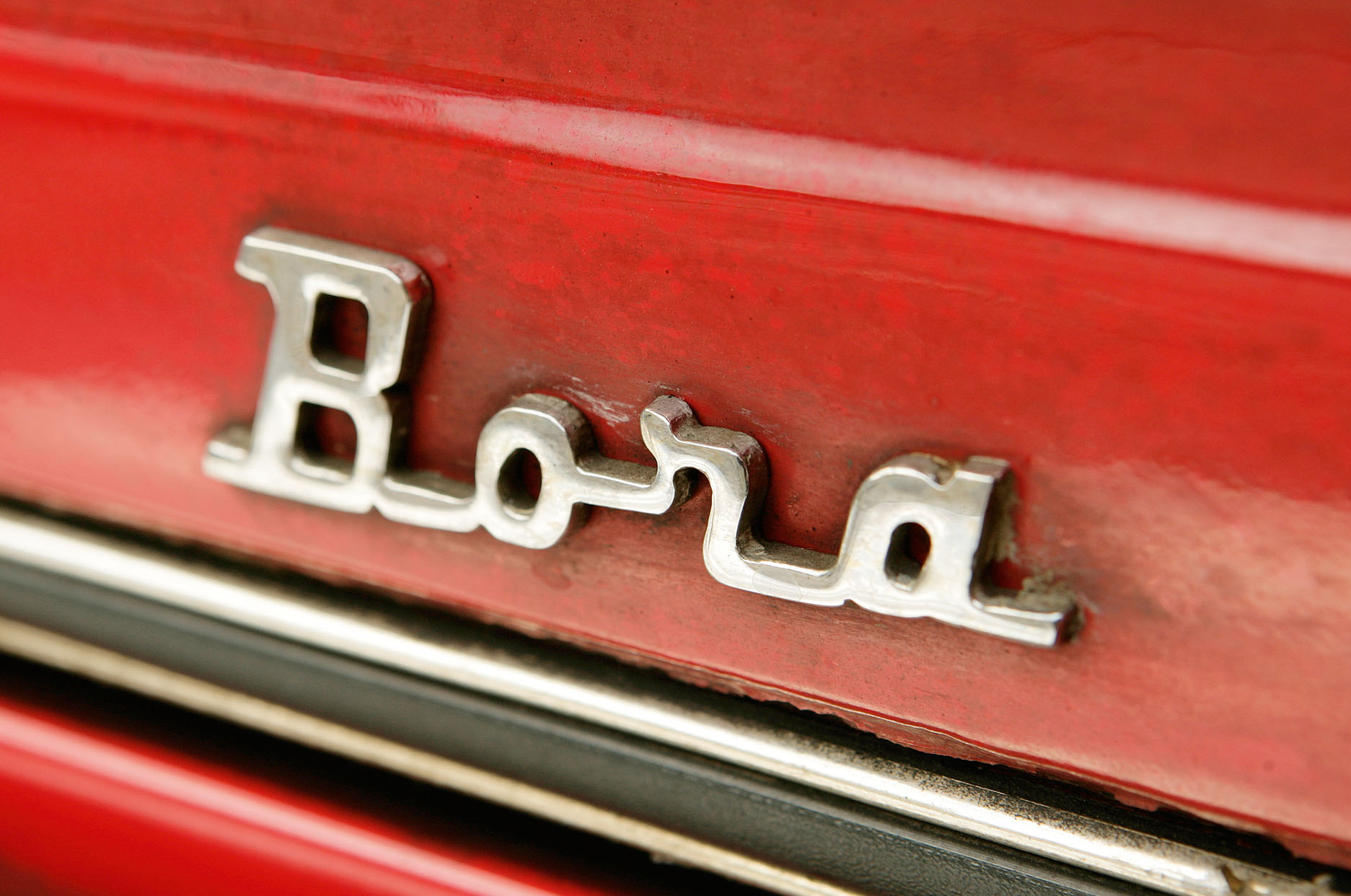 Classic & Sports Car – Maserati Bora vs De Tomaso Pantera GTS: wild at heart