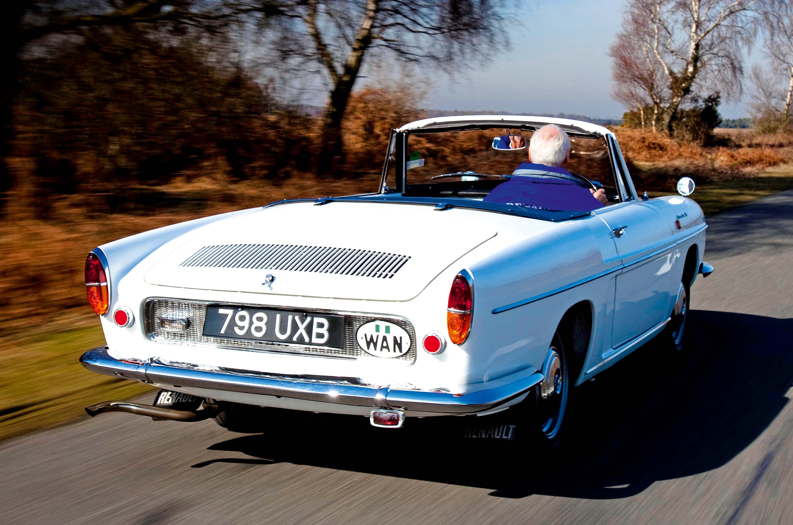 Classic & Sports Car – Sunbeam Alpine vs Renault Floride: the battle for your buck 