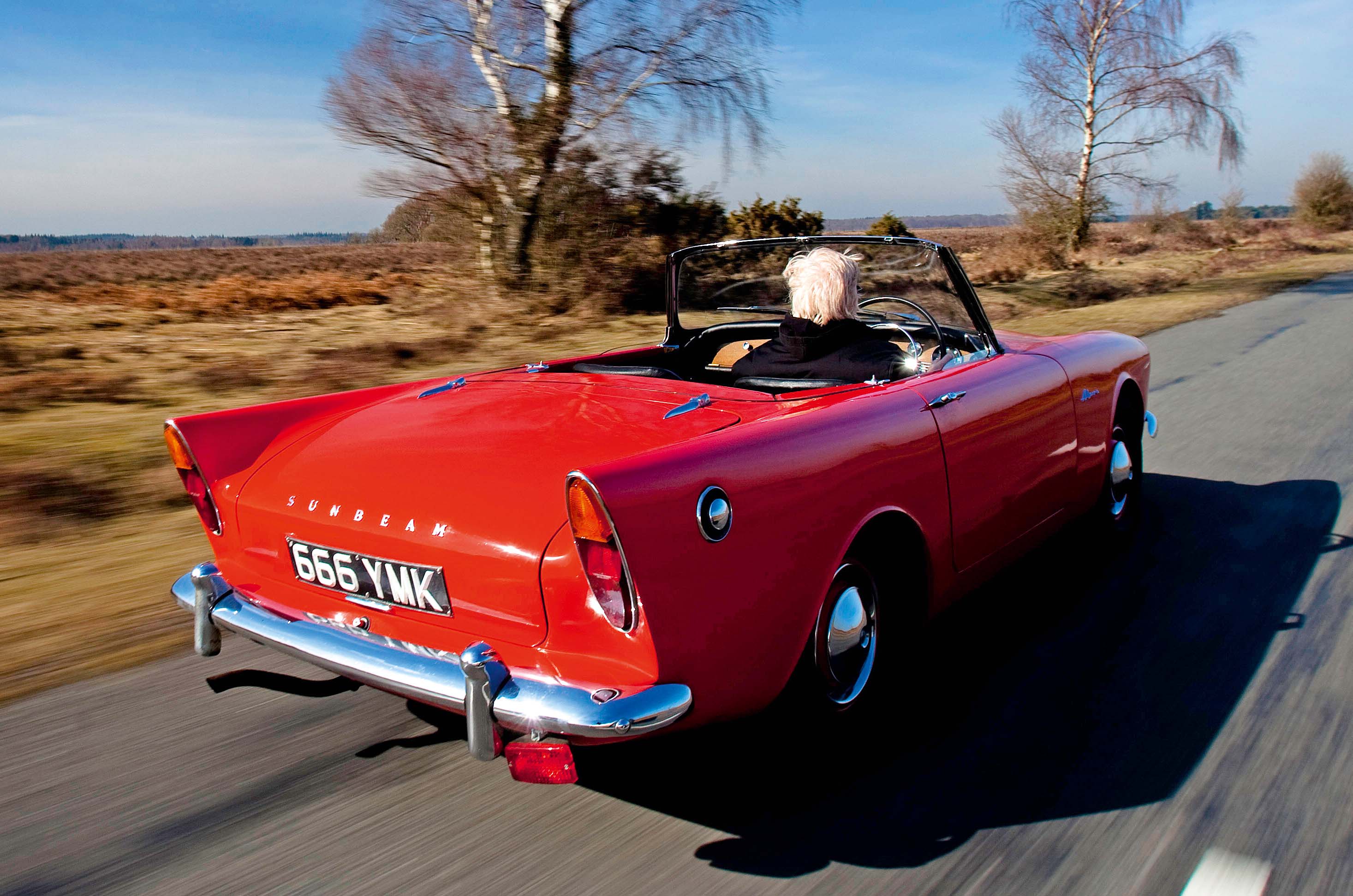 Classic & Sports Car – Sunbeam Alpine vs Renault Floride: the battle for your buck 