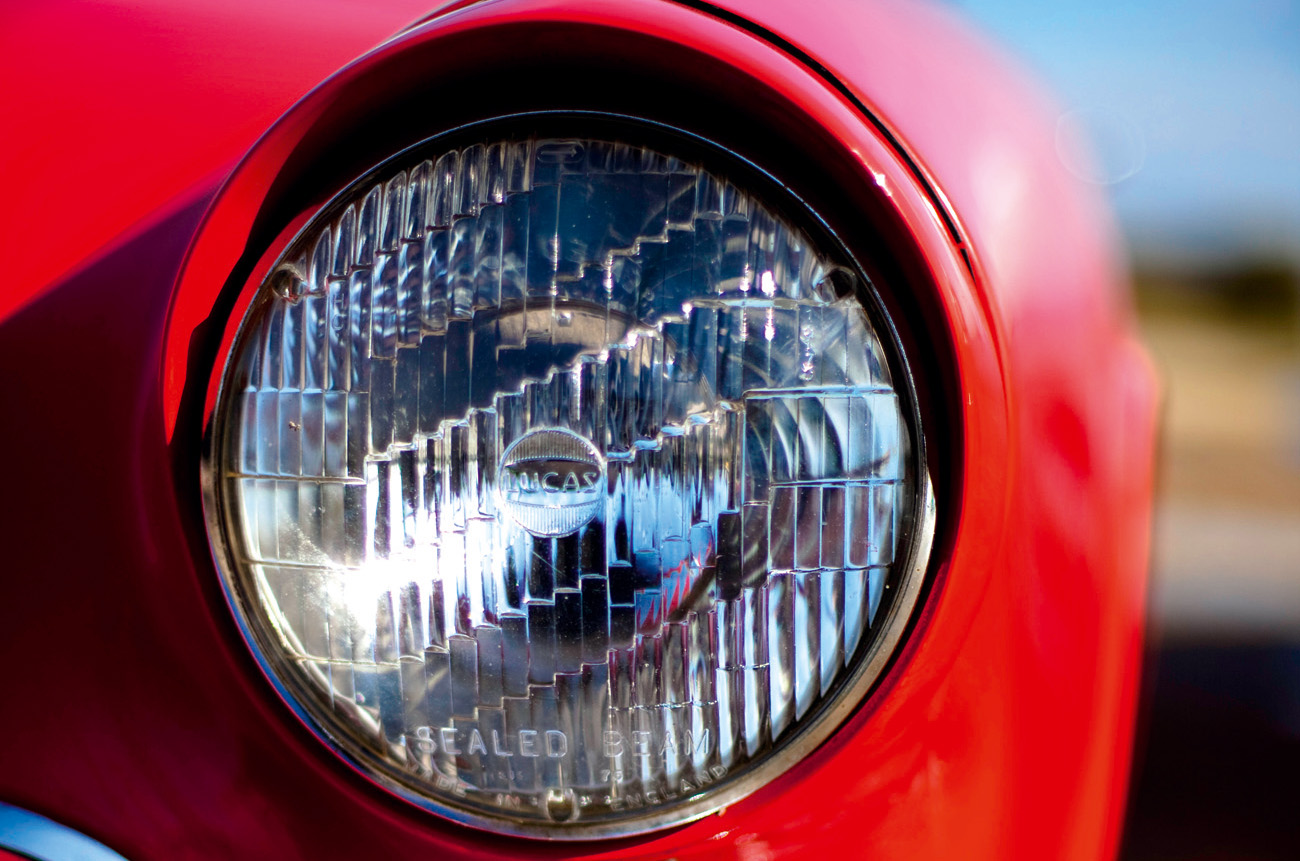 Classic & Sports Car – Sunbeam Alpine vs Renault Floride: the battle for your buck 