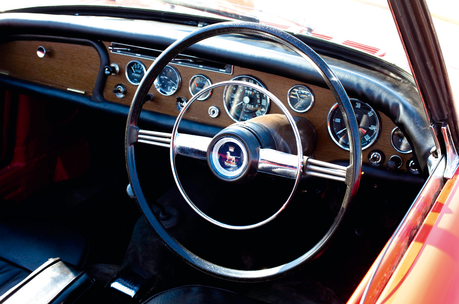 Classic & Sports Car – Sunbeam Alpine vs Renault Floride: the battle for your buck 