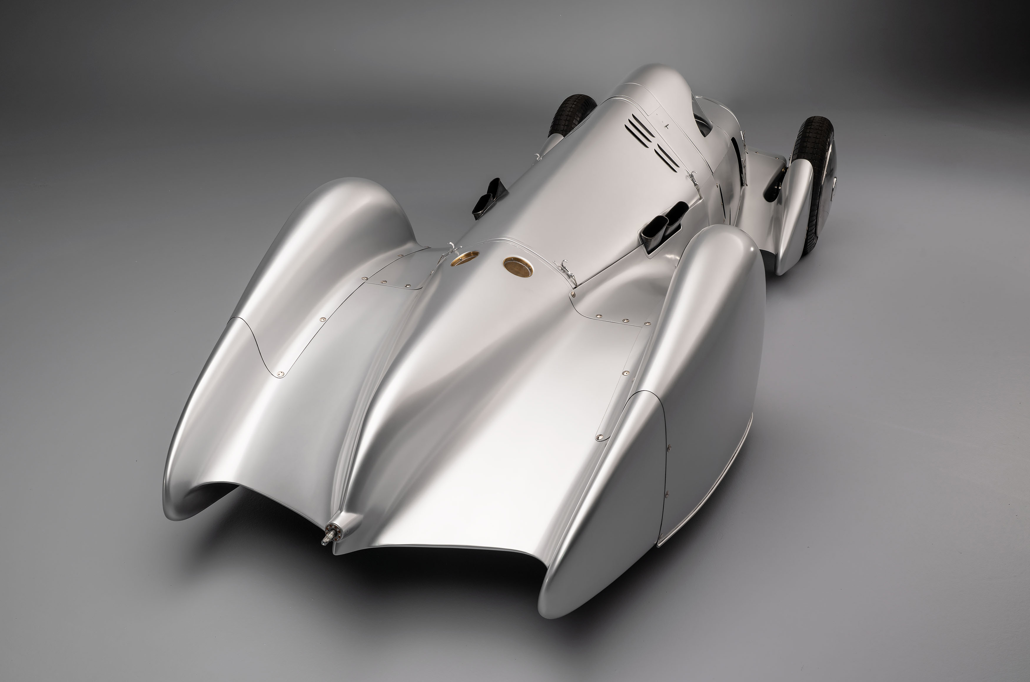 Classic & Sports Car – Audi’s V16-powered record-breaker is back