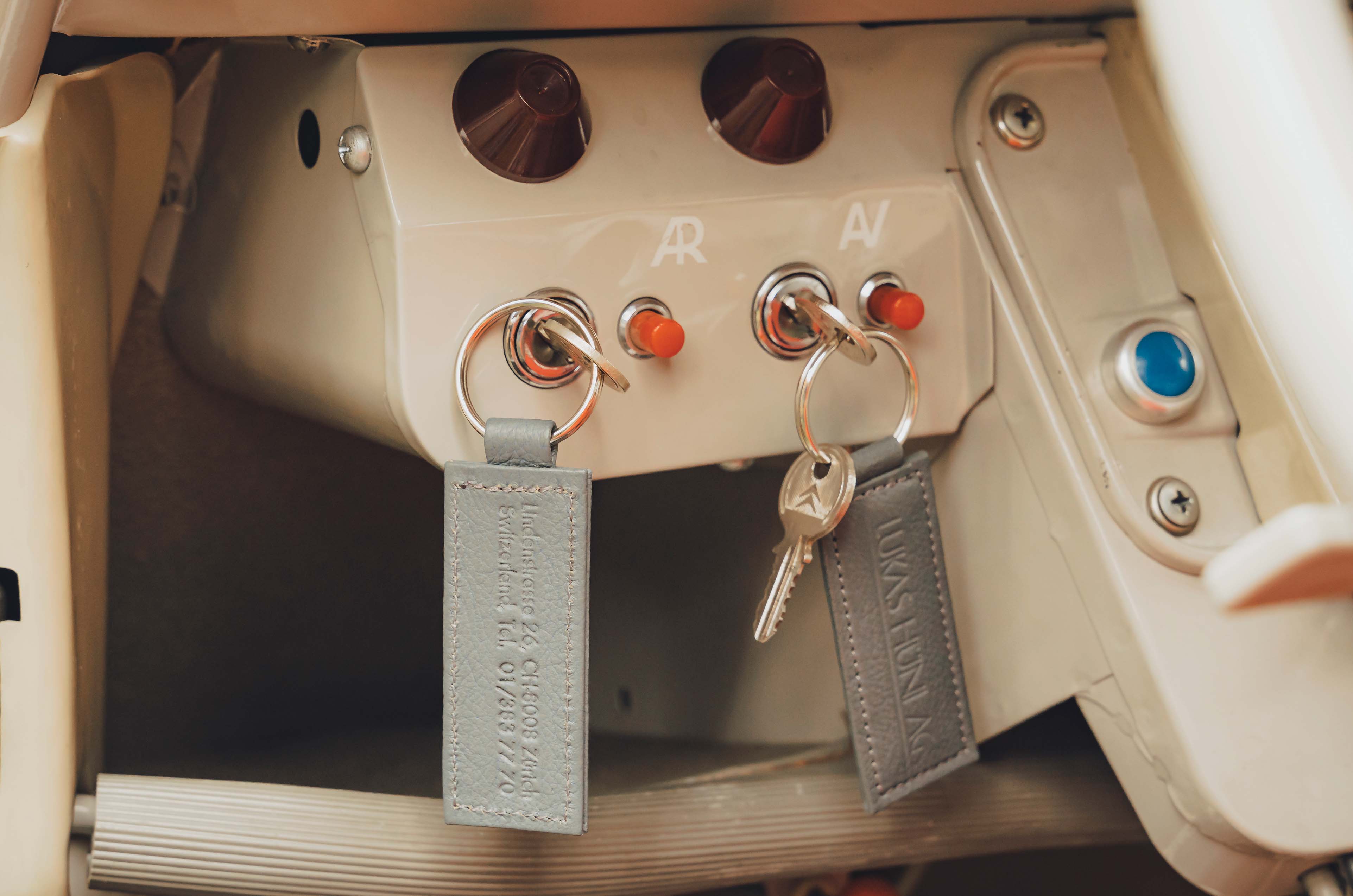 Classic & Sports Car – Citroën 2CV Sahara 4x4: mountain goat