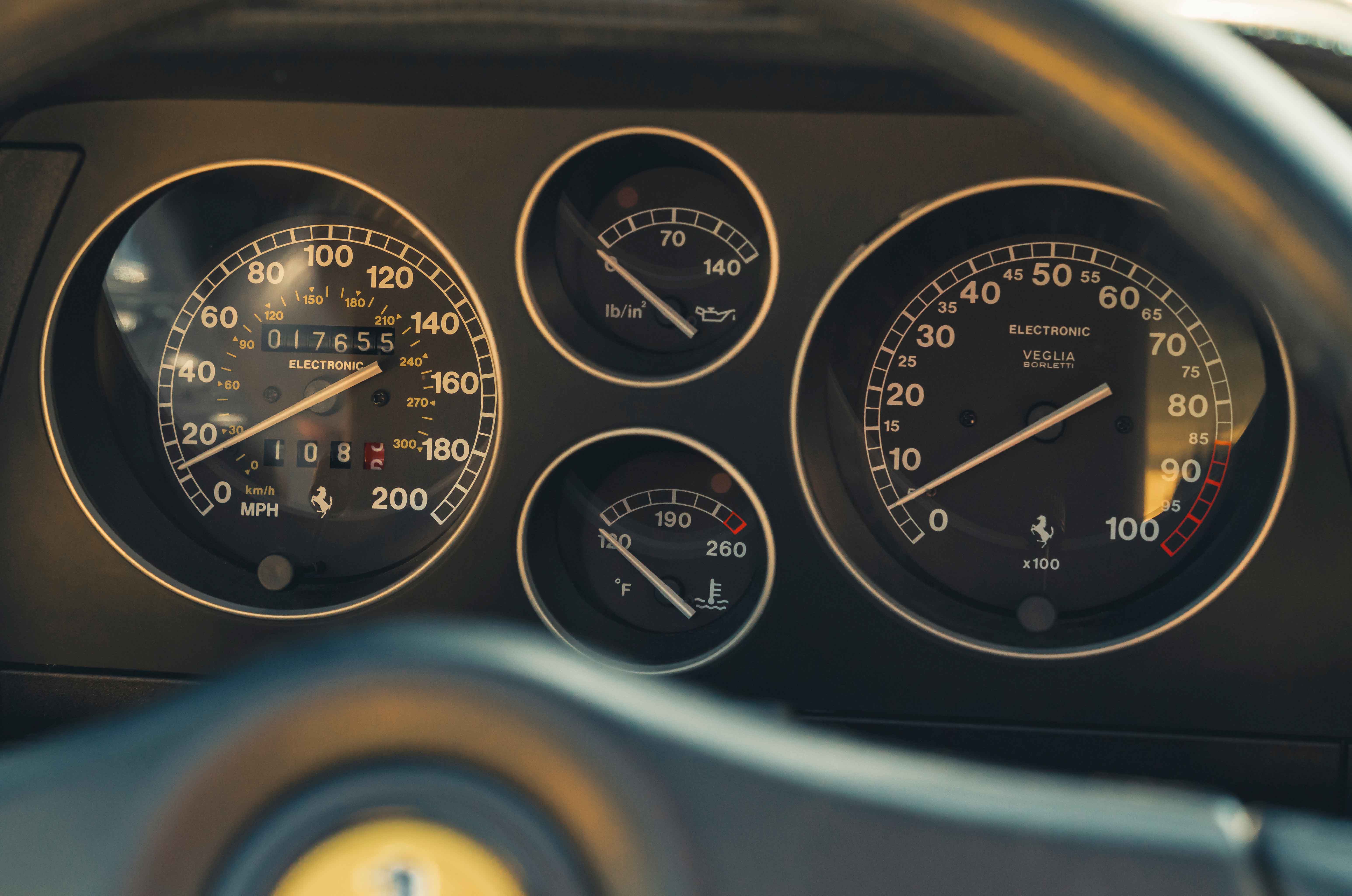 Classic & Sports Car – Dino 246GTS vs Ferrari F355GTS: benchmark babies