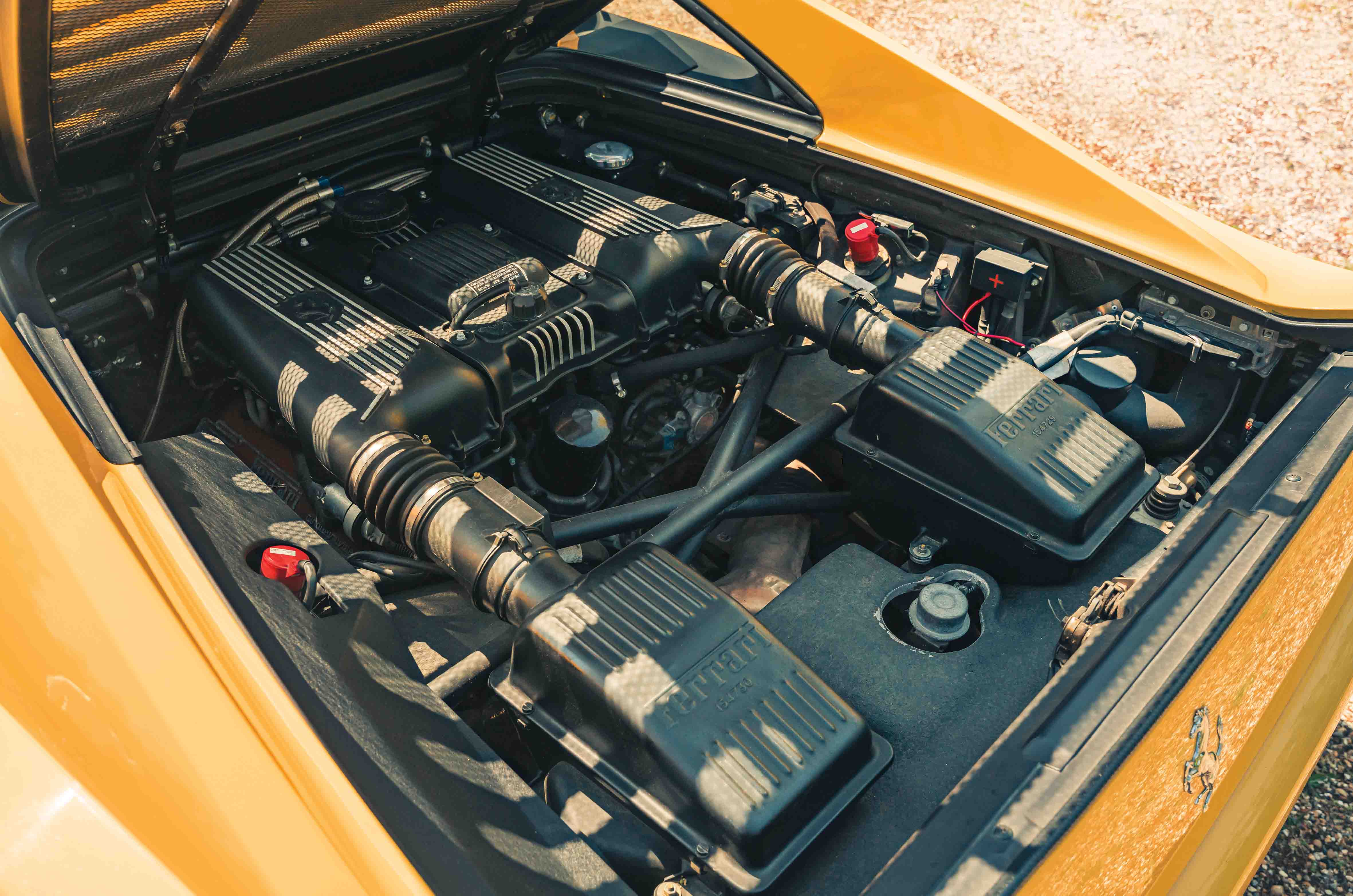 Classic & Sports Car – Dino 246GTS vs Ferrari F355GTS: benchmark babies