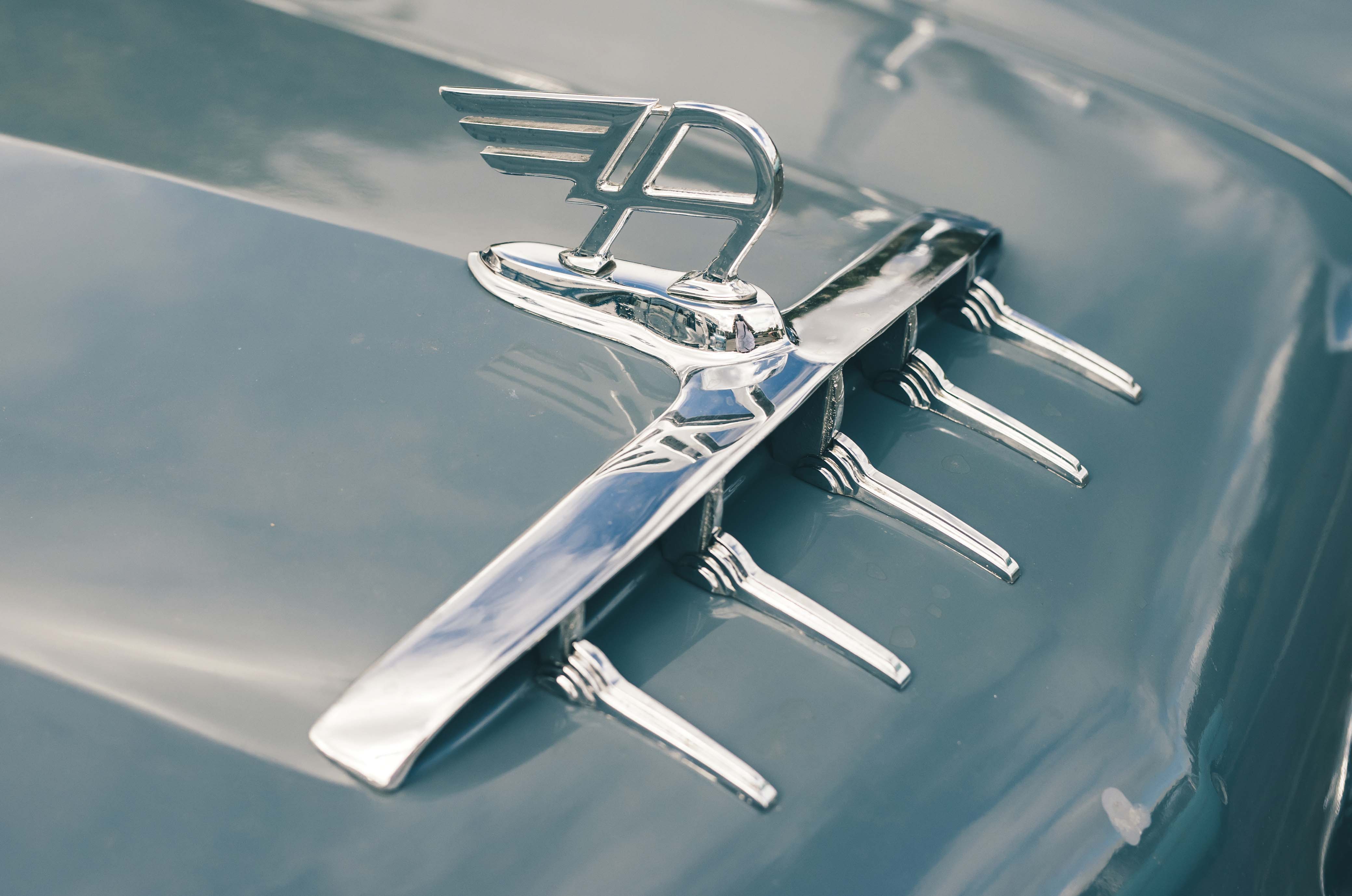 Classic & Sports Car – Ford vs Vauxhall vs Austin vs Standard: Brits with transatlantic flavour
