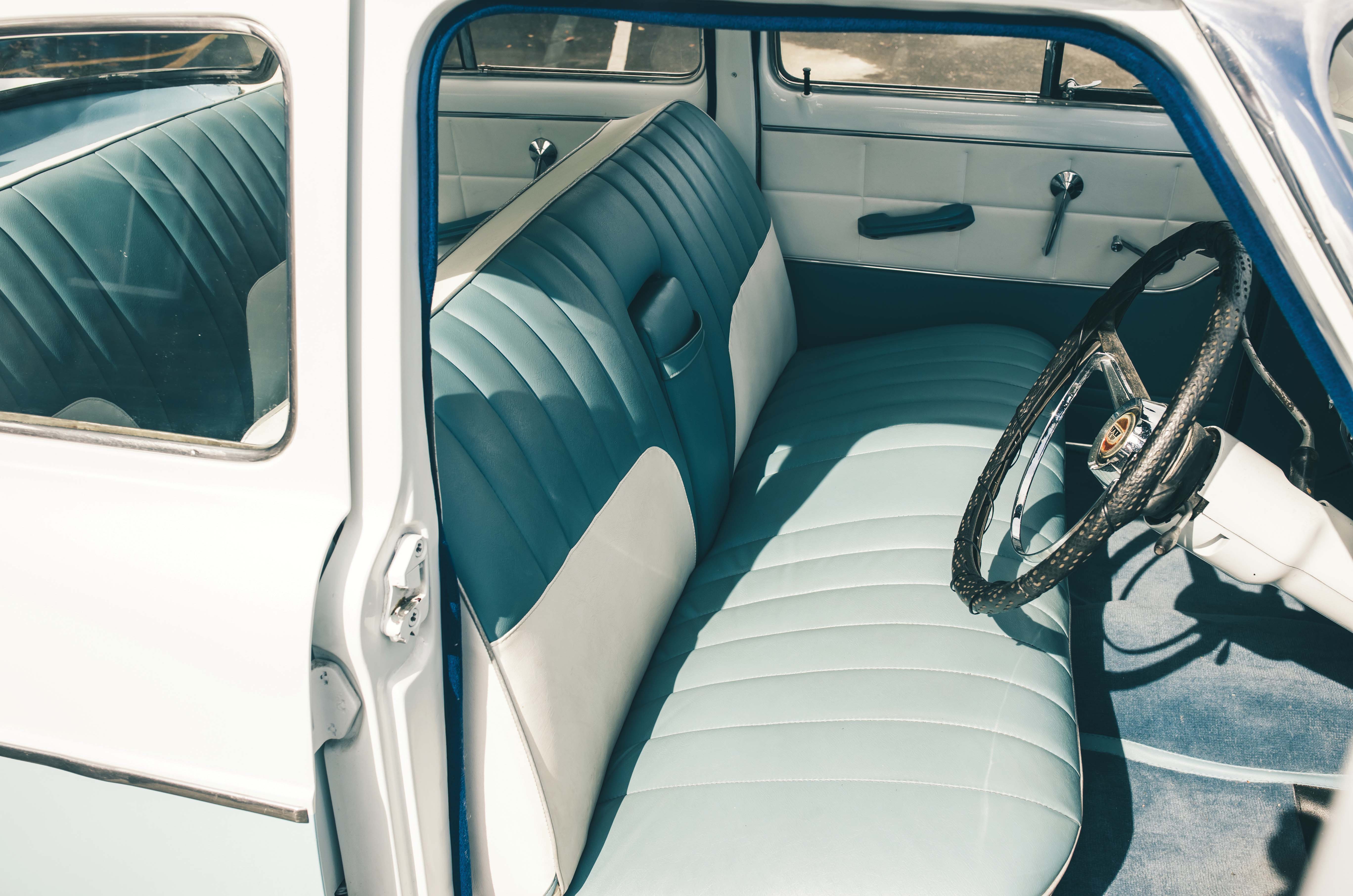 Classic & Sports Car – Ford vs Vauxhall vs Austin vs Standard: Brits with transatlantic flavour
