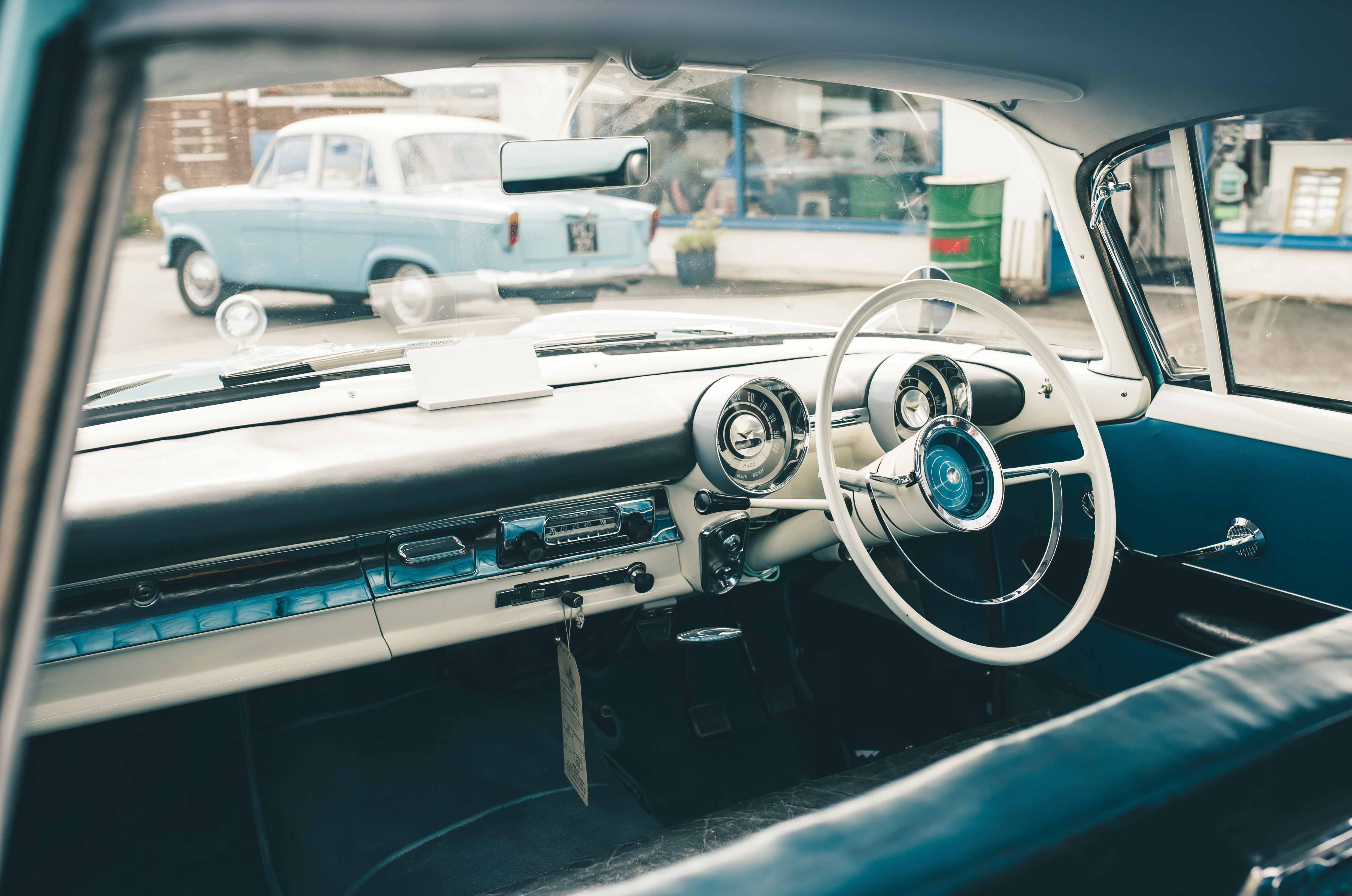 Classic & Sports Car – Ford vs Vauxhall vs Austin vs Standard: Brits with transatlantic flavour
