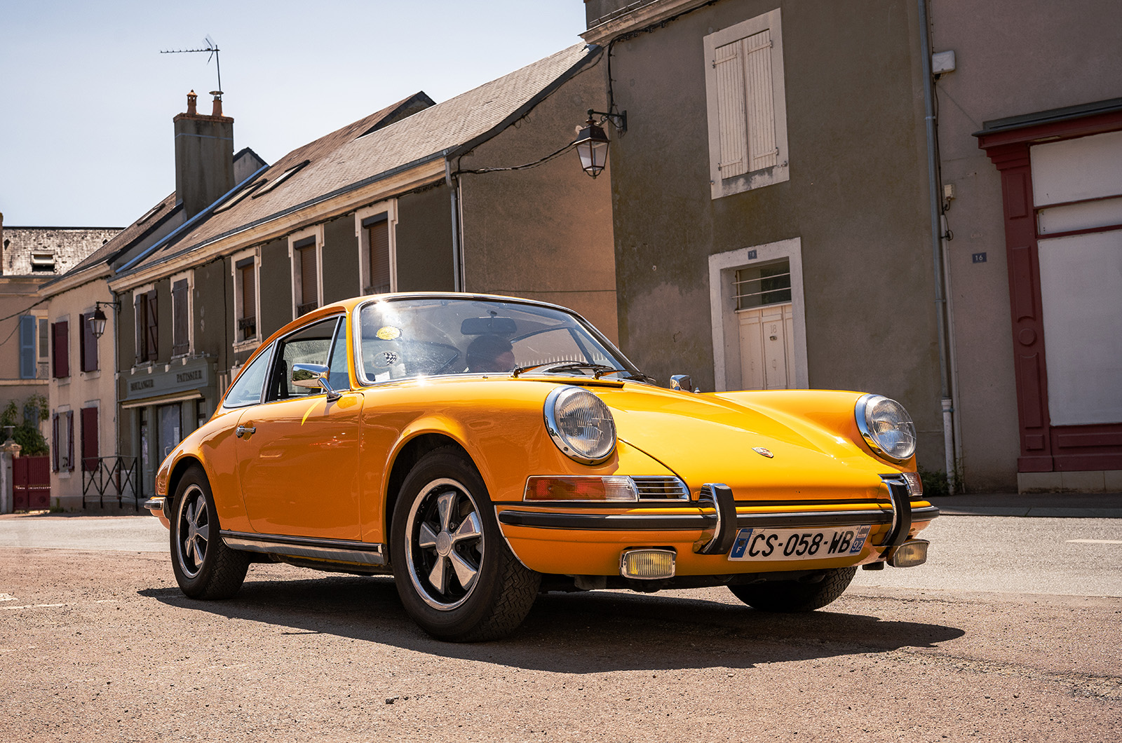 Classic & Sports Car – Porsche 911 at Le Mans: in Steve McQueen’s wheeltracks