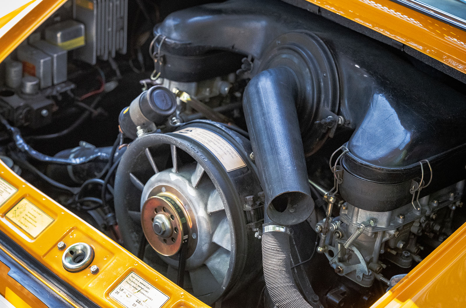 Classic & Sports Car – Porsche 911 at Le Mans: in Steve McQueen’s wheeltracks