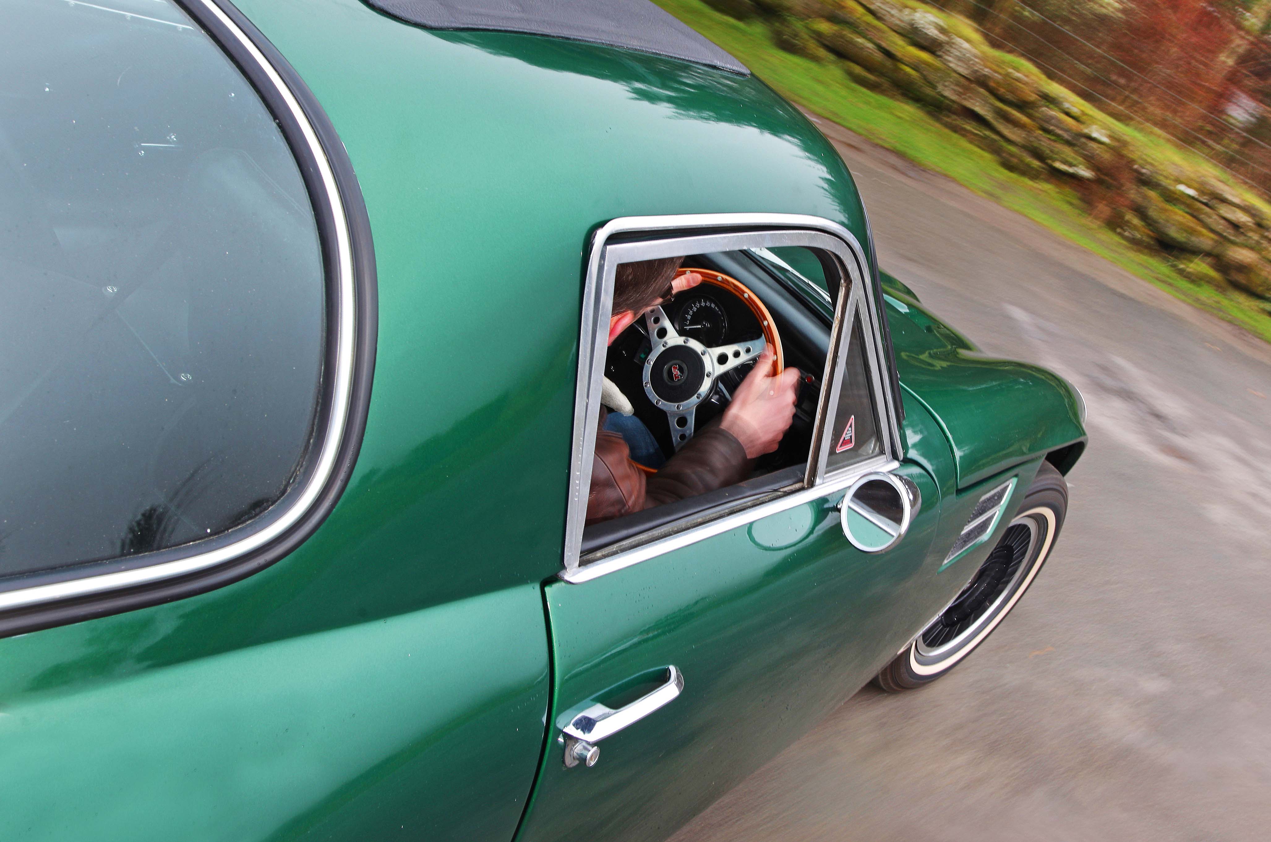 Classic & Sports Car – Triumph TR6 vs TVR 2500M: heart transplant