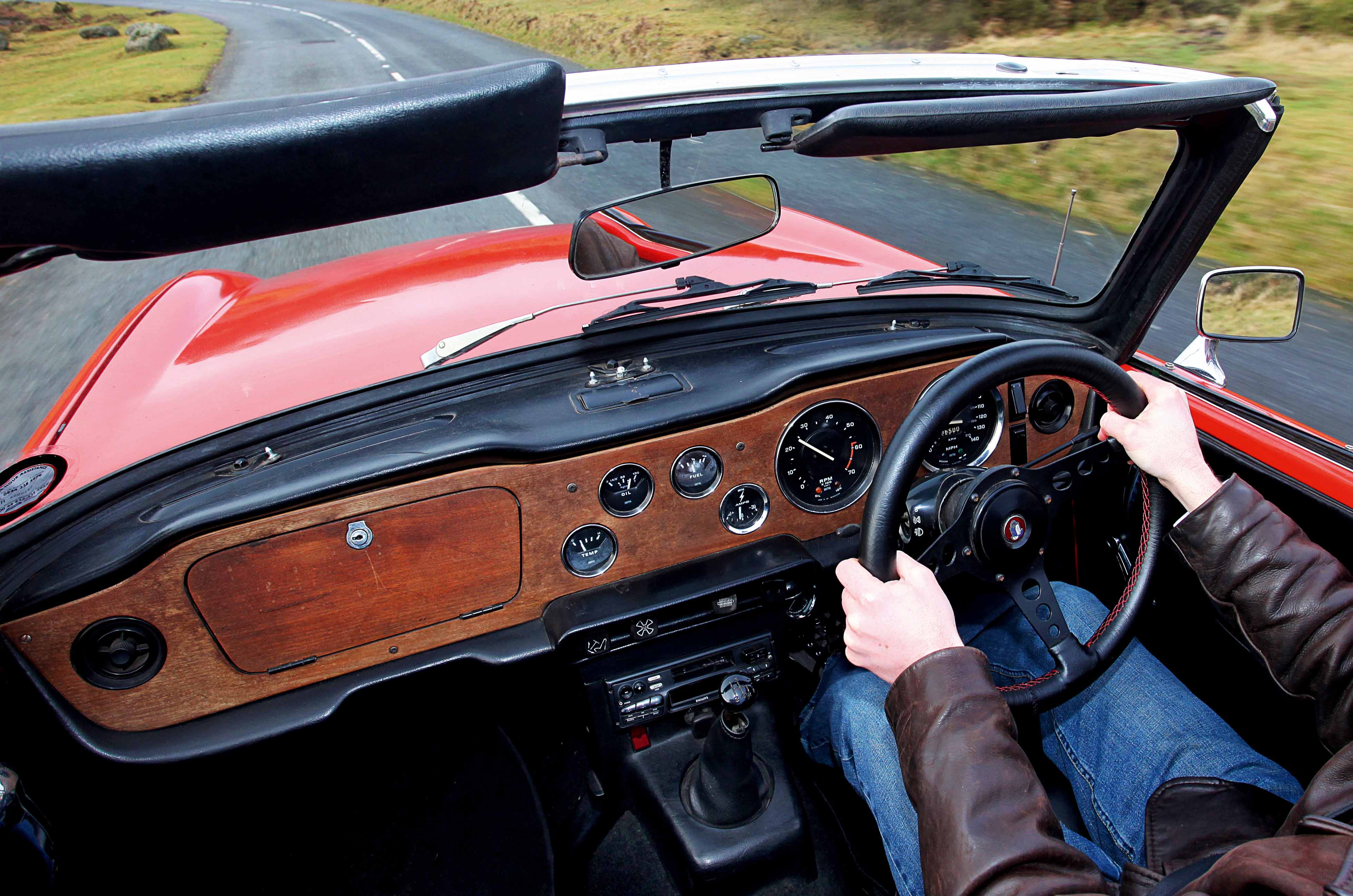 Classic & Sports Car – Triumph TR6 vs TVR 2500M: heart transplant