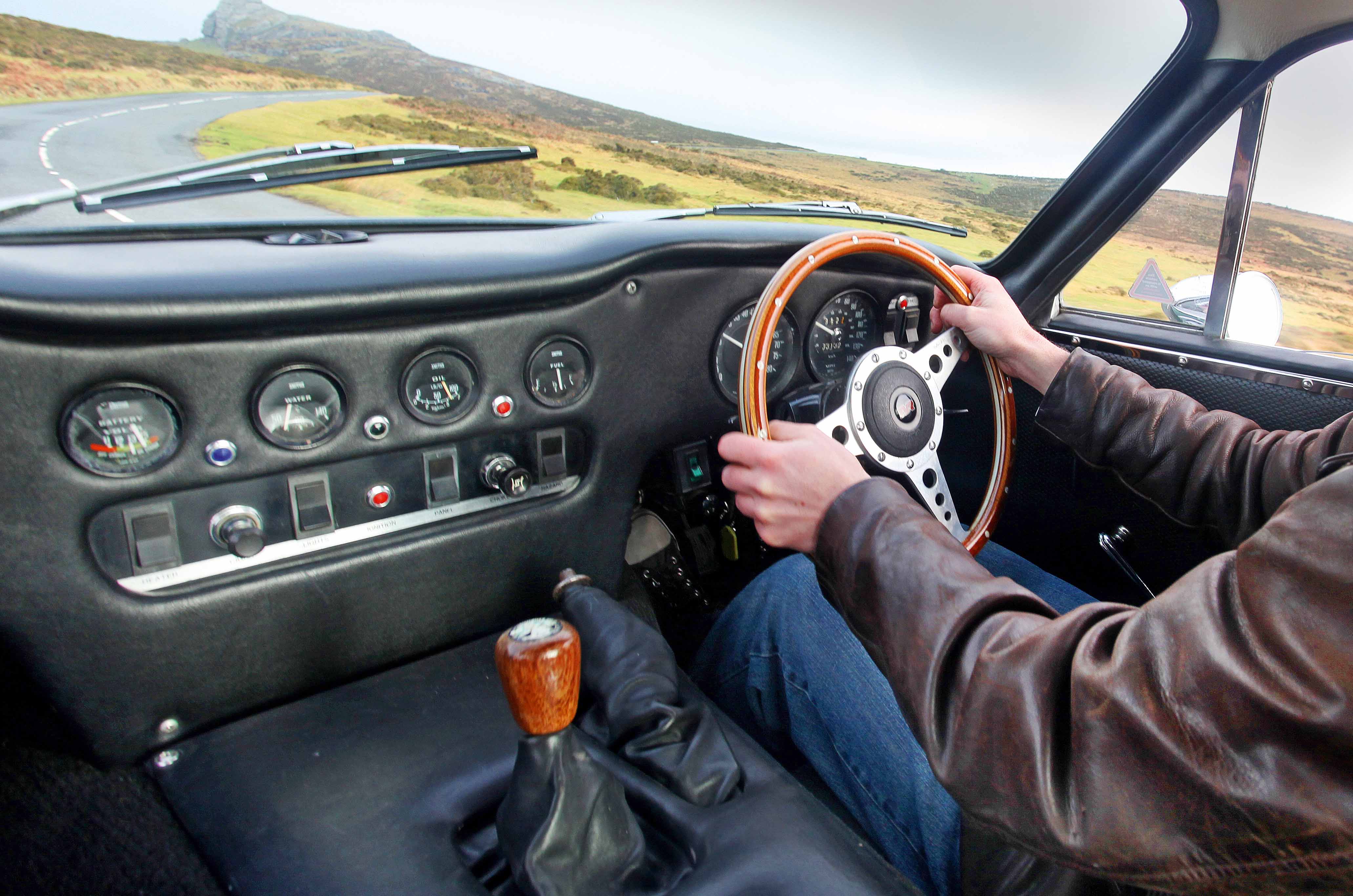 Classic & Sports Car – Triumph TR6 vs TVR 2500M: heart transplant