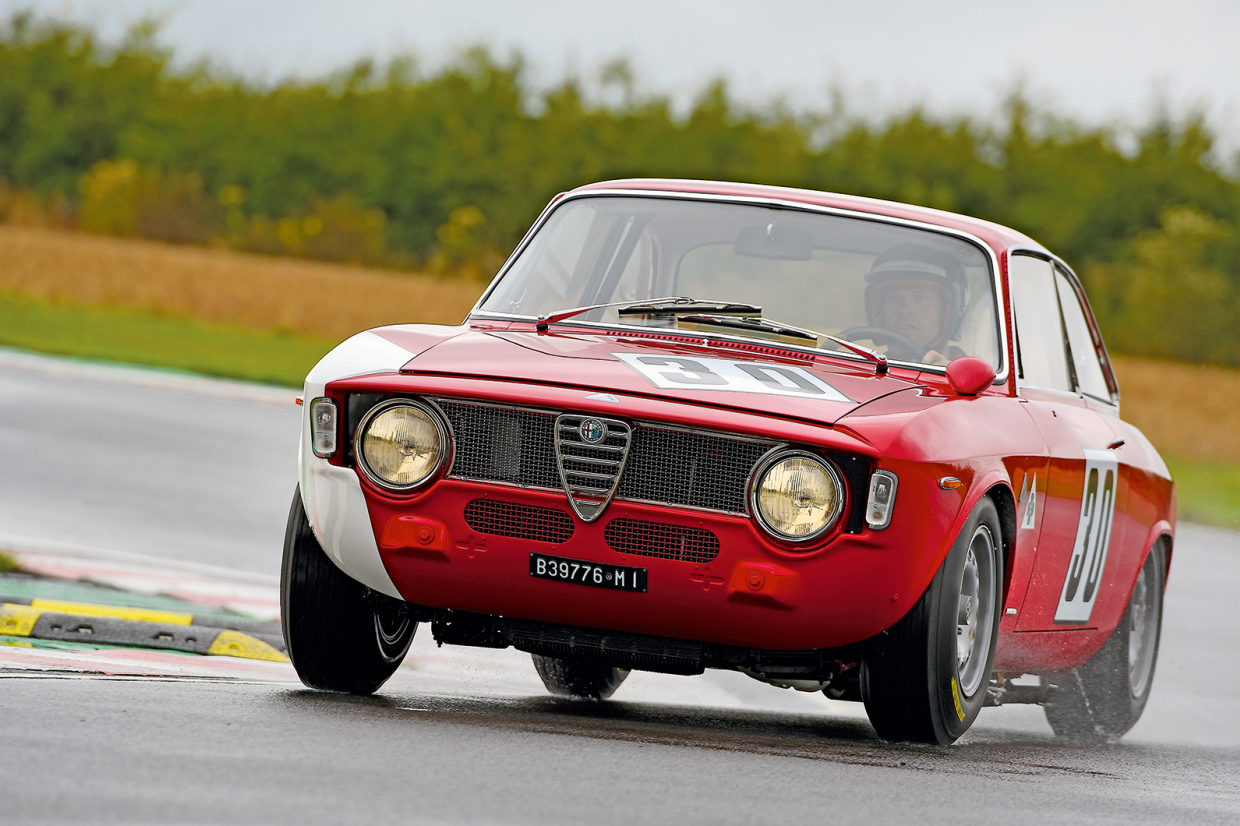Alfa Romeo GTA 