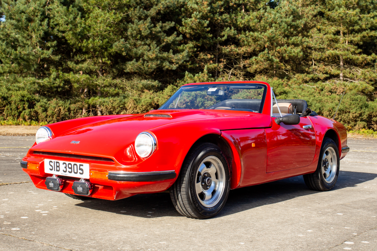 Classic & Sports Car – Win this classic TVR and raise money for Ukraine