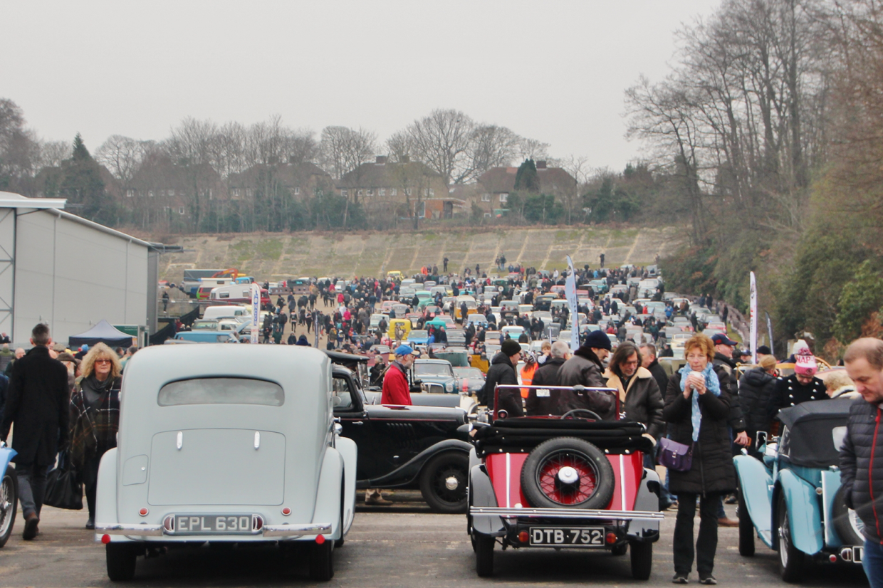 Classic & Sports Car – New Year’s Day Classic Gathering