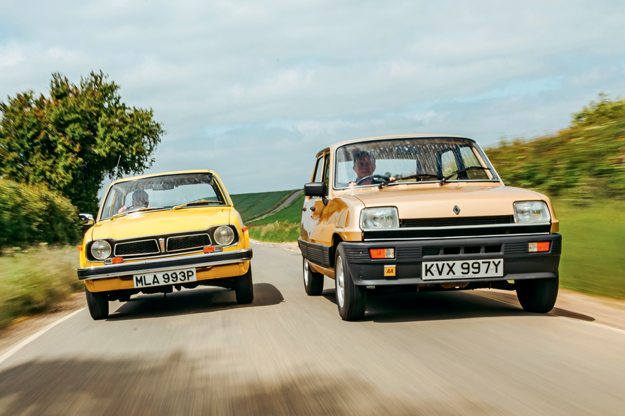 Classic-&-Sports-Car-Renault-5-vs-Honda-