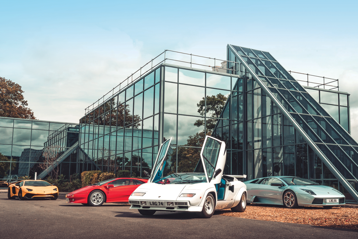 Classic-&-Sports-Car-Lamborghini-Countac