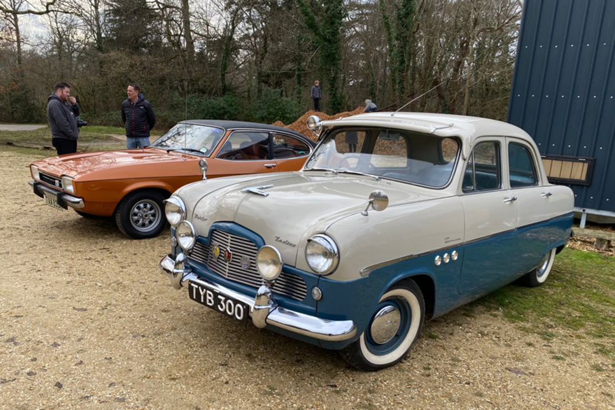 Classic & Sports Car – Vintage Tyres breakfast meet