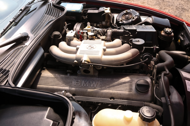 Classic & Sports Car – Daring to be different: Lotus Elan M100 vs BMW Z1