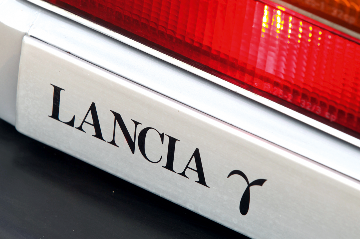 Classic & Sports Car – Luxury coupés: Mercedes 230CE vs Lotus Elite vs Lancia Gamma