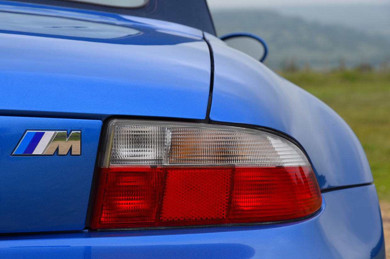 Classic & Sports Car – Natural brawn thrillers: Mercedes-Benz SLK32 AMG vs BMW Z3 M Roadster