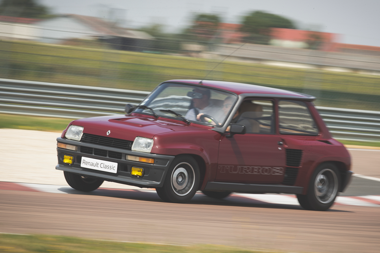 Classic & Sports Car – Renault’s lively 5s: Gordini Turbo and Turbo 2 on track