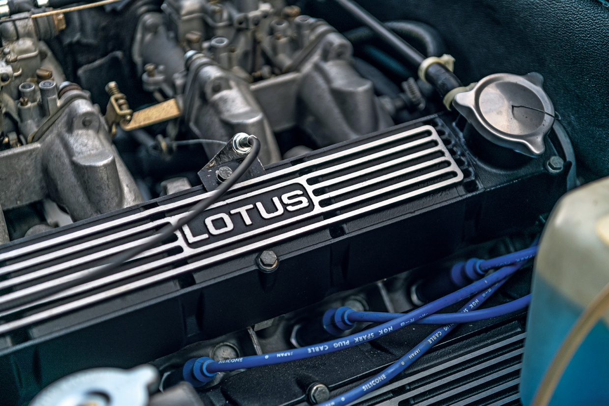 Classic & Sports Car – Jaguar XJ-S vs Lotus Elite: New order grand tourers
