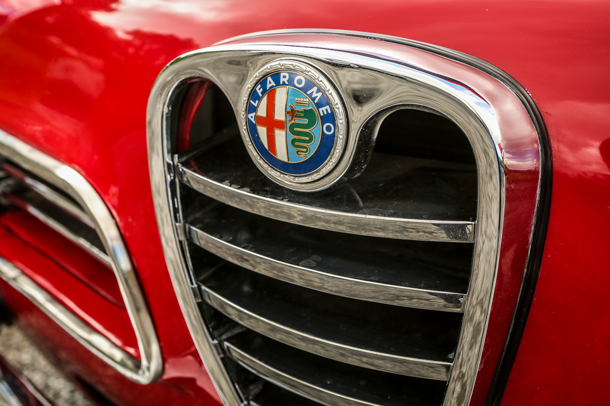 Classic & Sports Car – The art of Touring: Lancia Flaminia vs Alfa Romeo Spider