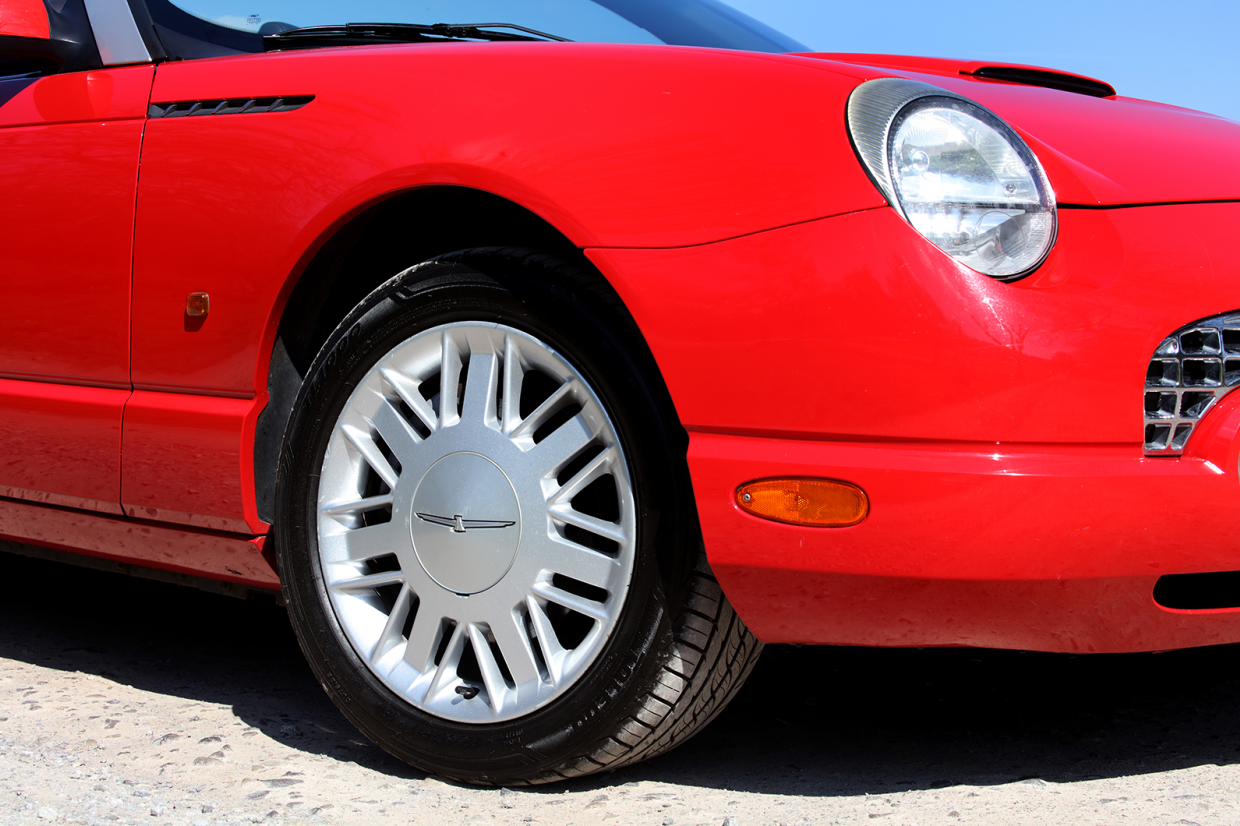 Classic & Sports Car – Is the reborn Ford Thunderbird really that bad?