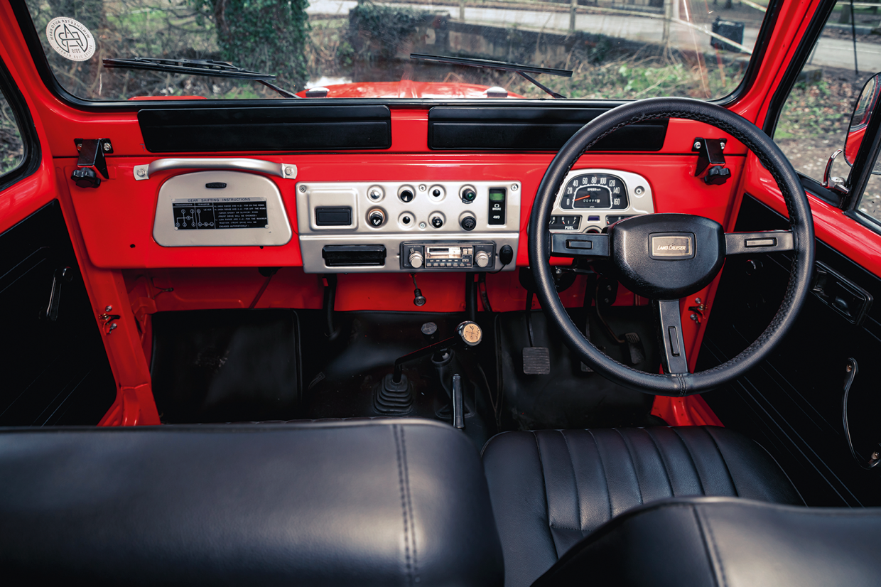 Classic & Sports Car – En vogue off road: Jeep CJ-7 vs Toyota FJ40