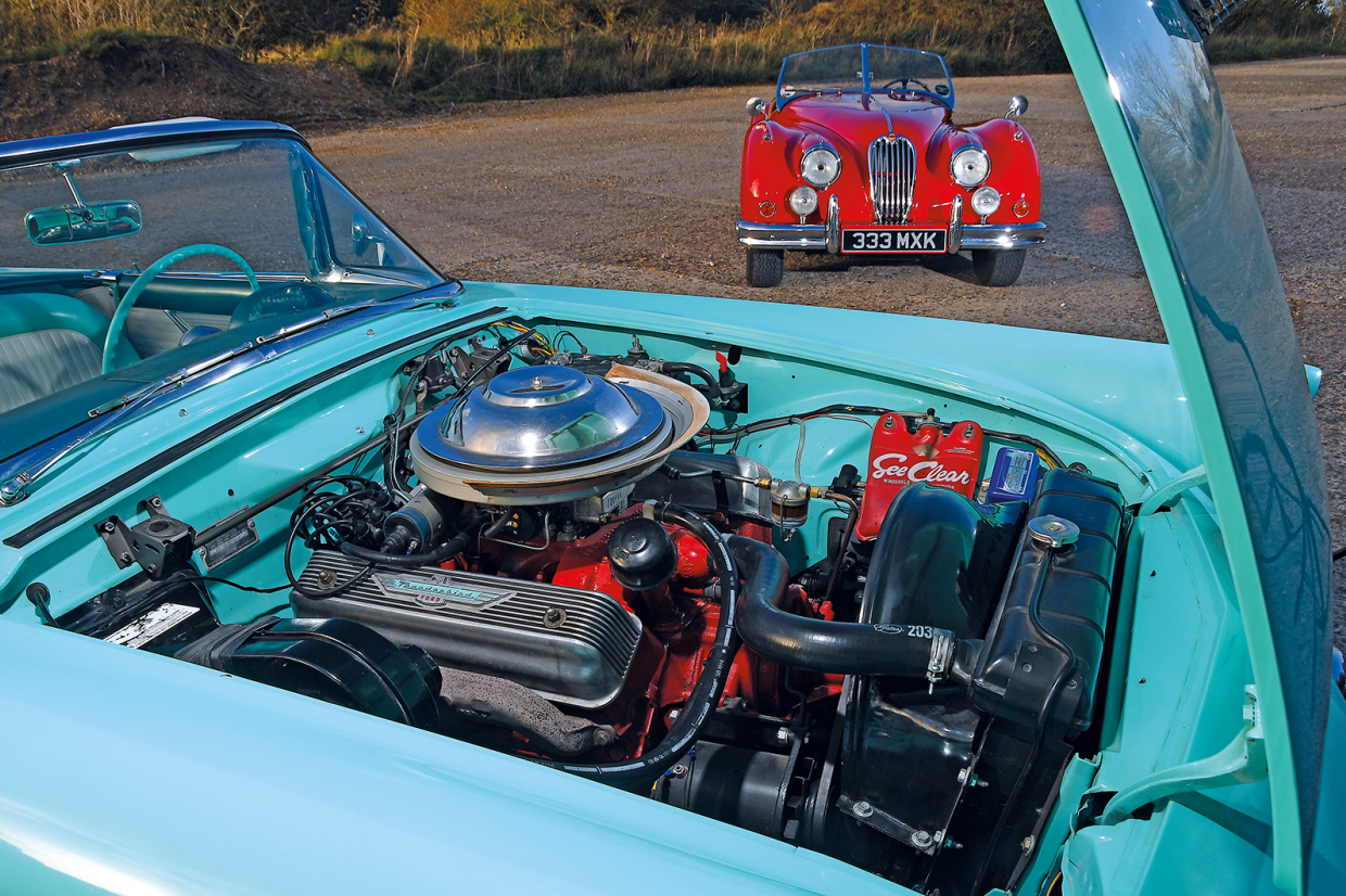 Classic & Sports Car – Glitz & CL Amour: Jaguar XK140 and Ford Thunderbird