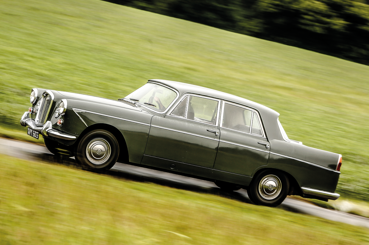 Classic & Sports Car – The battle for middle England: Rover 3-Litre vs Wolseley 6/99