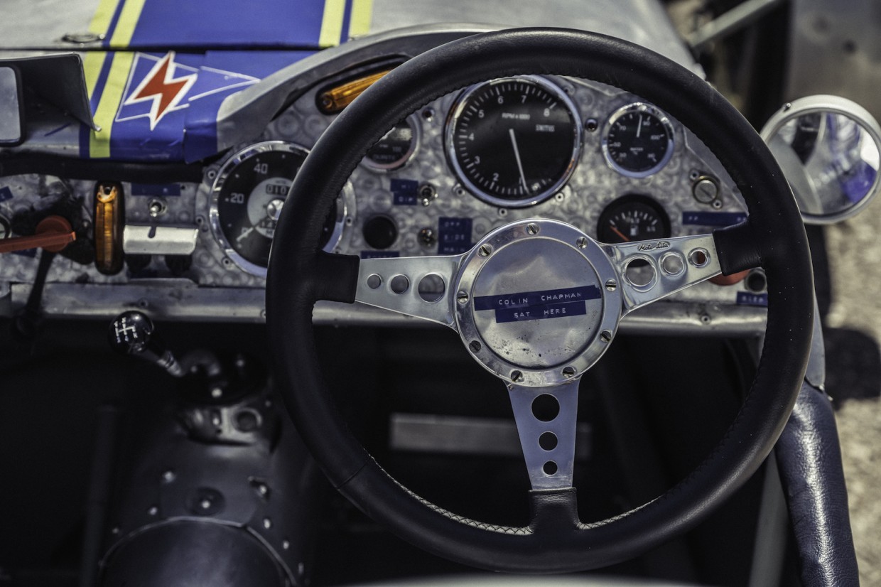 Classic & Sports Car - Lotus Six: flyweight flyer 