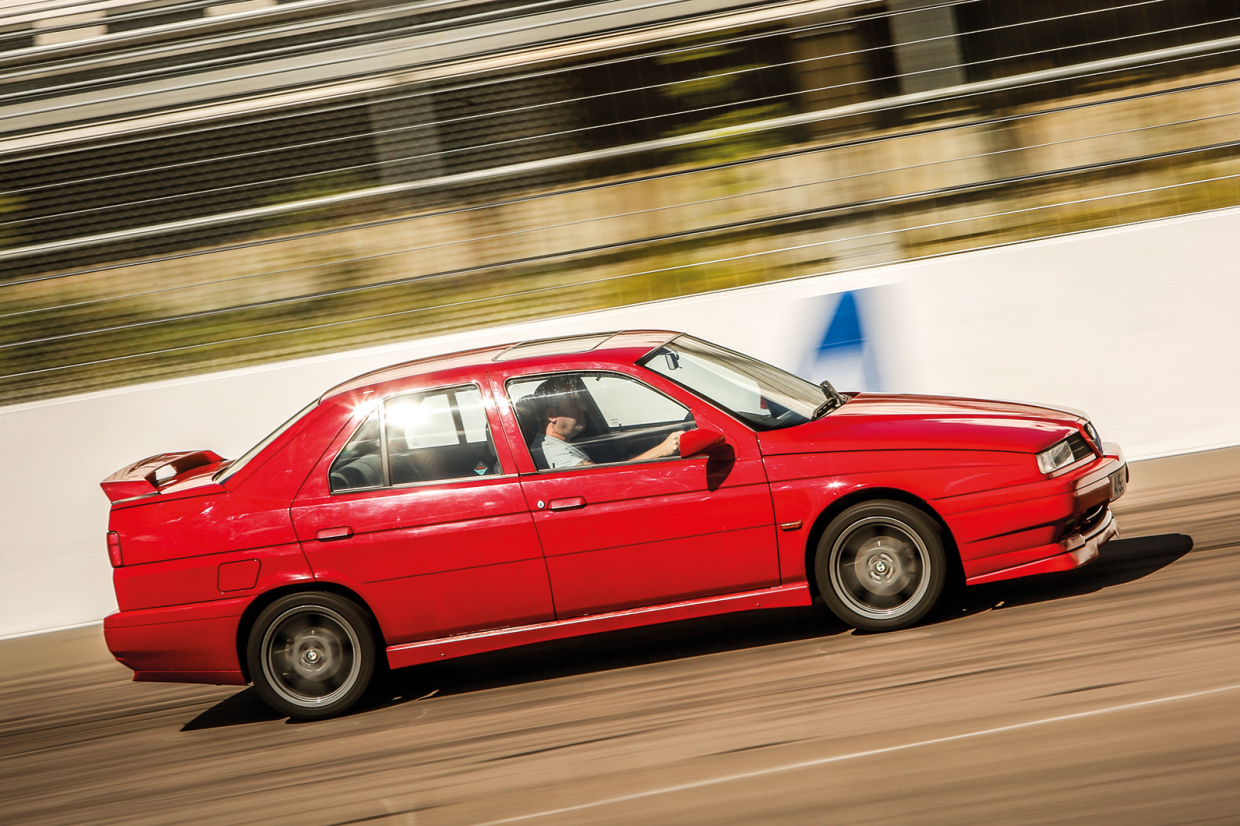 Classic & Sports Car - Race ready: Alfa Romeo 155 TS Silverstone vs Volvo 850 T-5R vs BMW 318iS