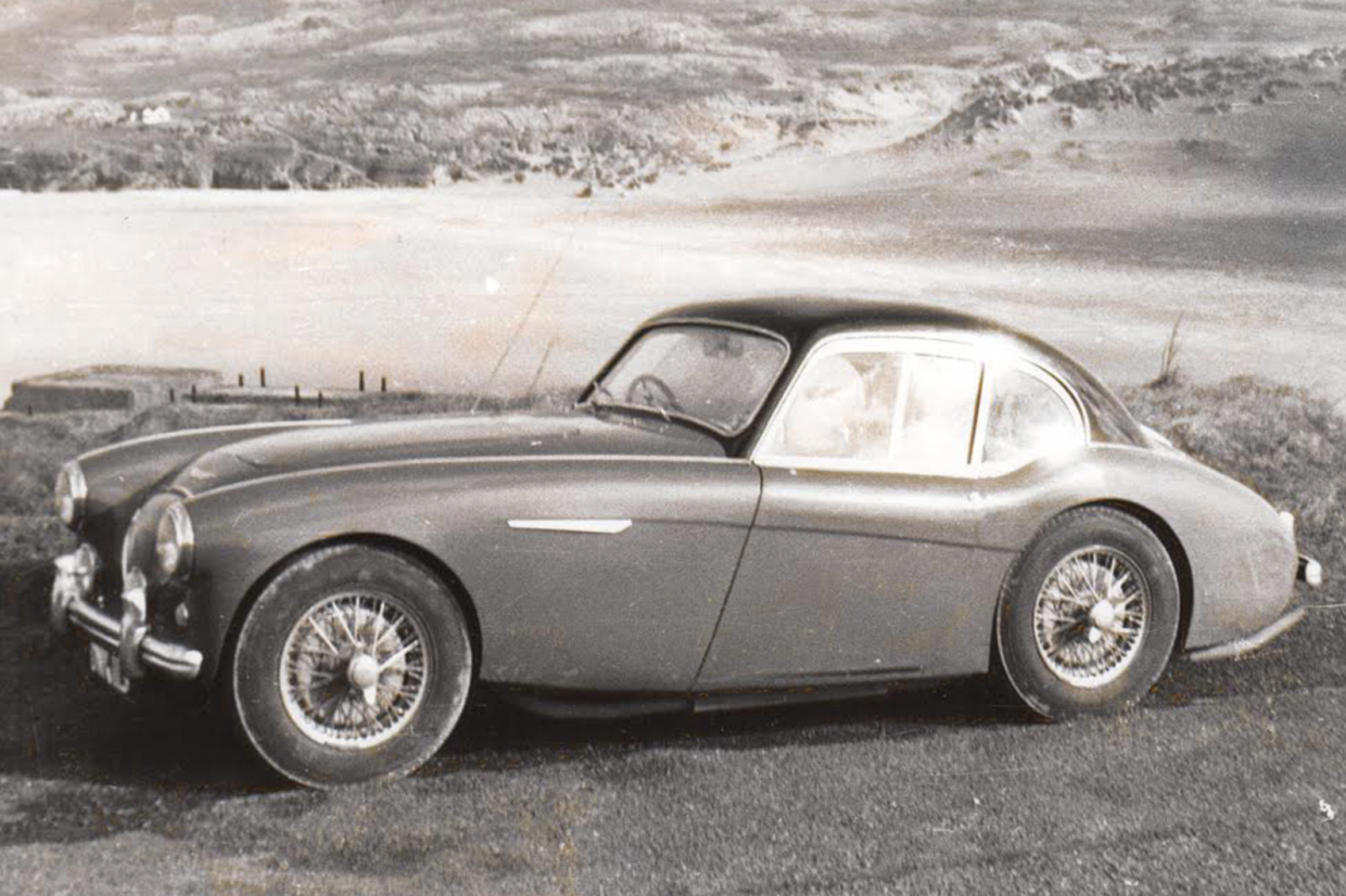 Austin-Healey 100S coupé the boss choice Classic and Sports photo