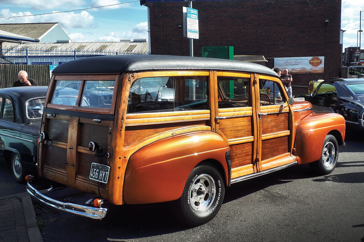 Classic & Sports Car – Your classic: Ford V8 Super Deluxe woodie