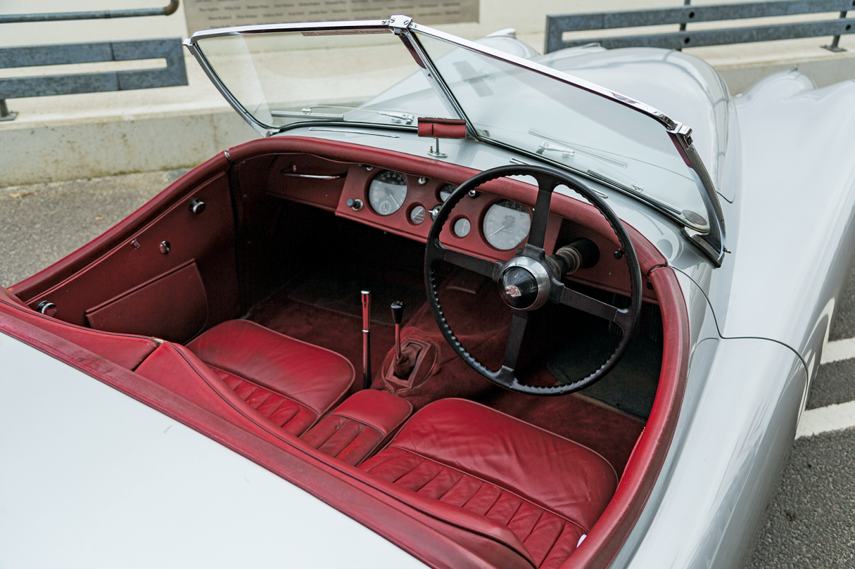 Classic & Sports Car – 1948’s game changers: Jaguar XK120